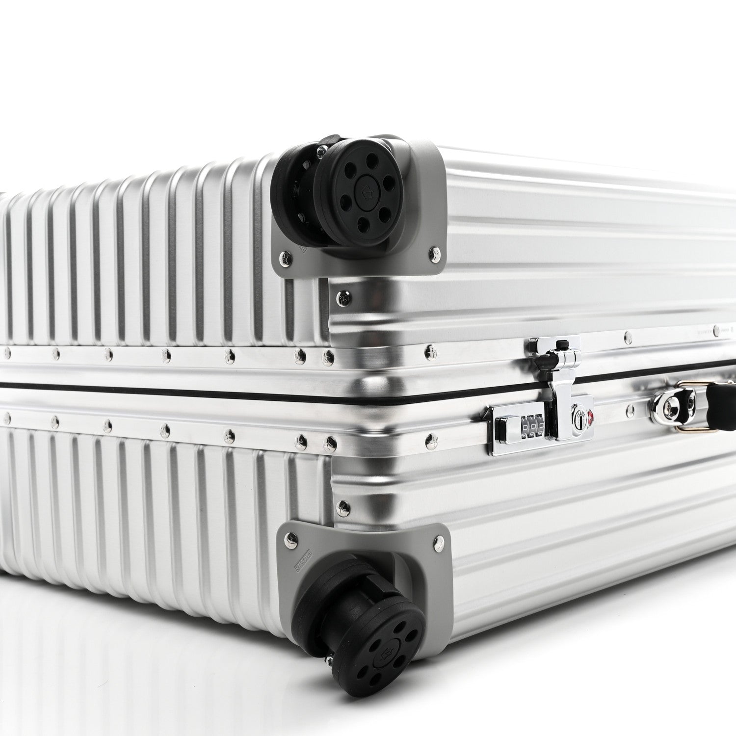 Rimowa Aluminum Classic Check-In M Silver