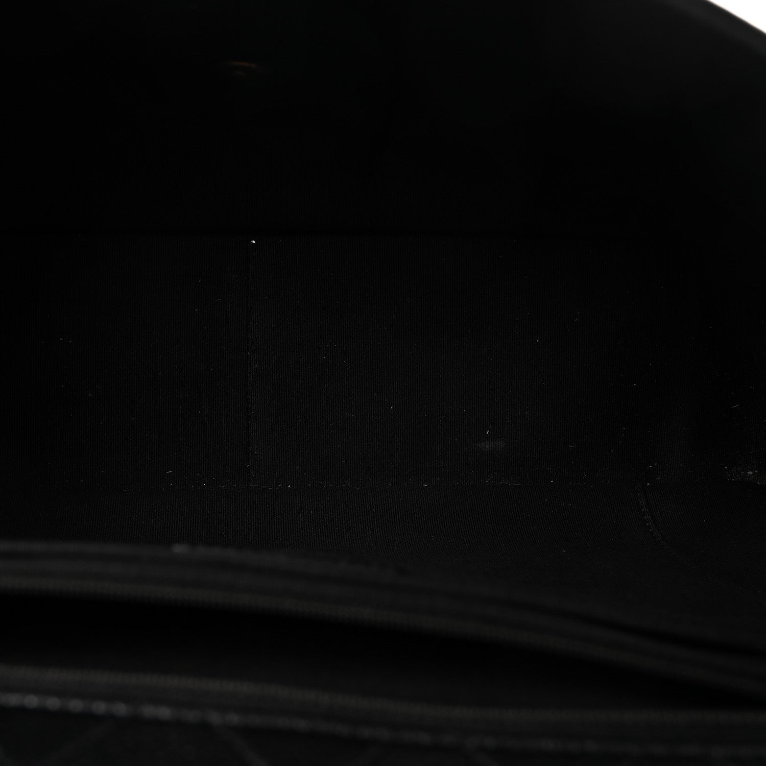 GRAINED CALFSKIN QUILTED XXL TRAVEL FLAP BAG BLACK