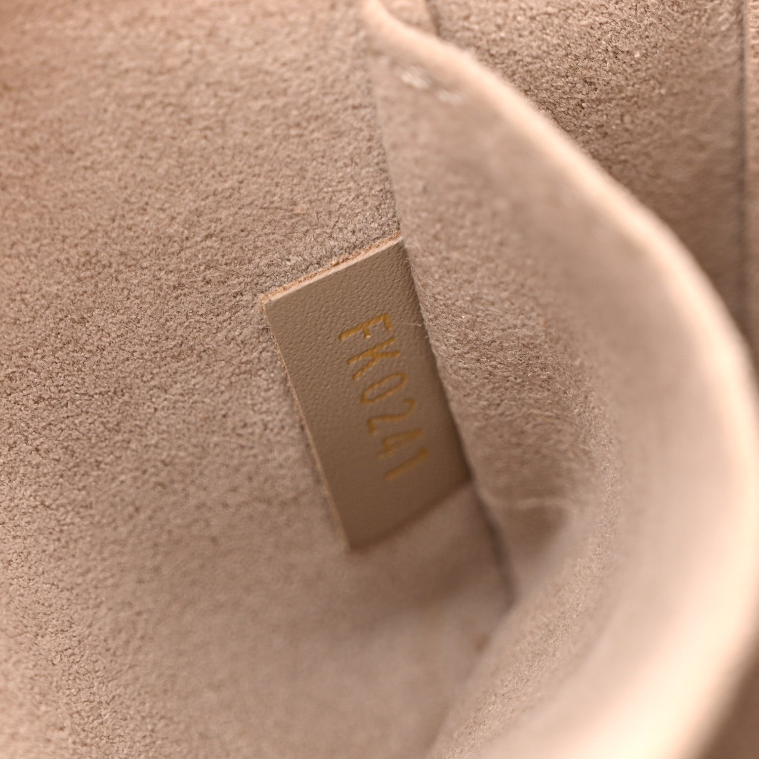 EMPREINTE MONOGRAM GIANT VANITY PM TOURTERELLE