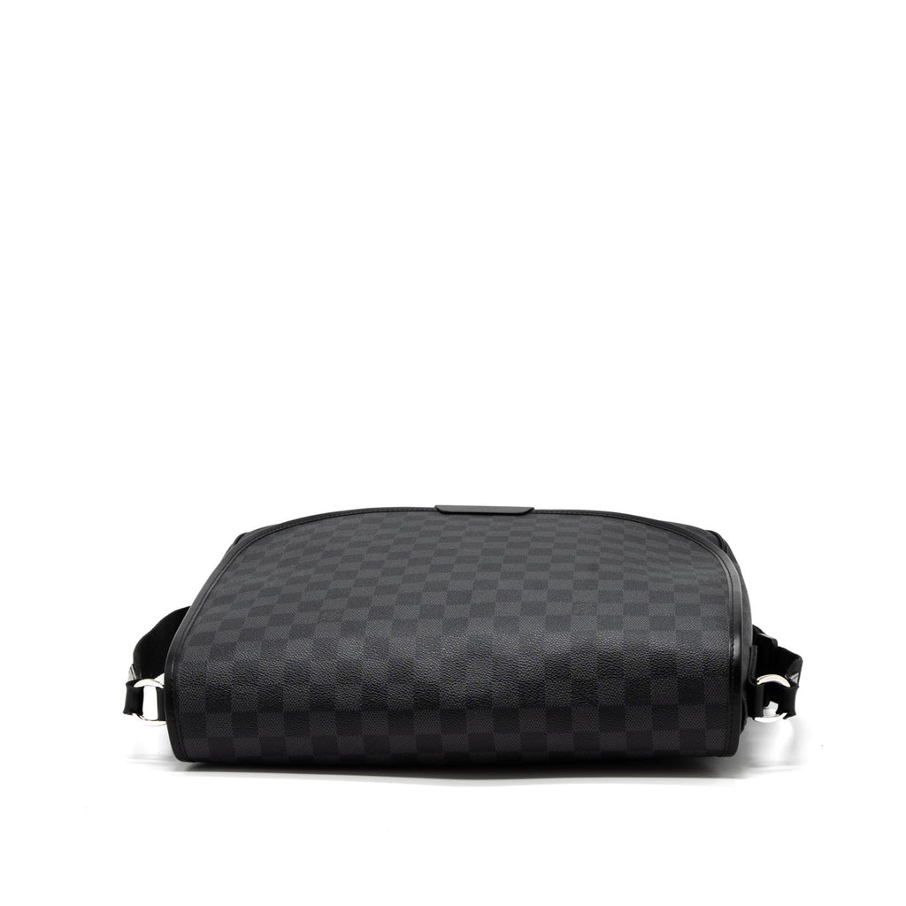 LOUIS VUITTON LARGE MESSENGER BAG DAMIER GRAPHITE CANVAS SHW