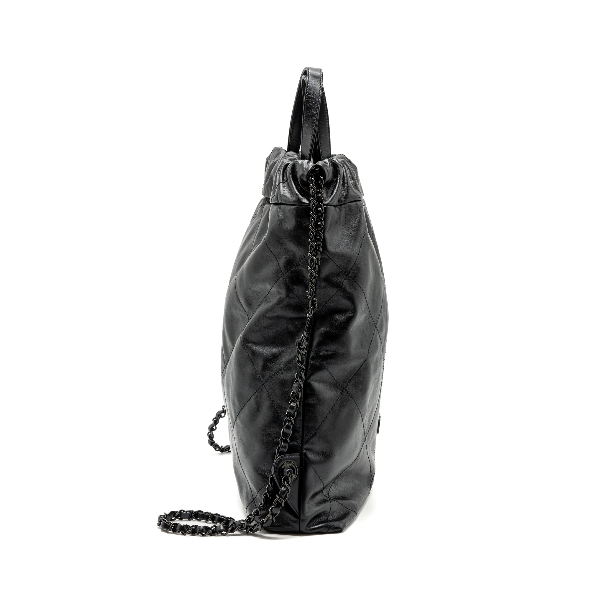 CHANEL 22 BACKPACK CALFSKIN SO BLACK / BLACK HARDWARE (MICROCHIP)