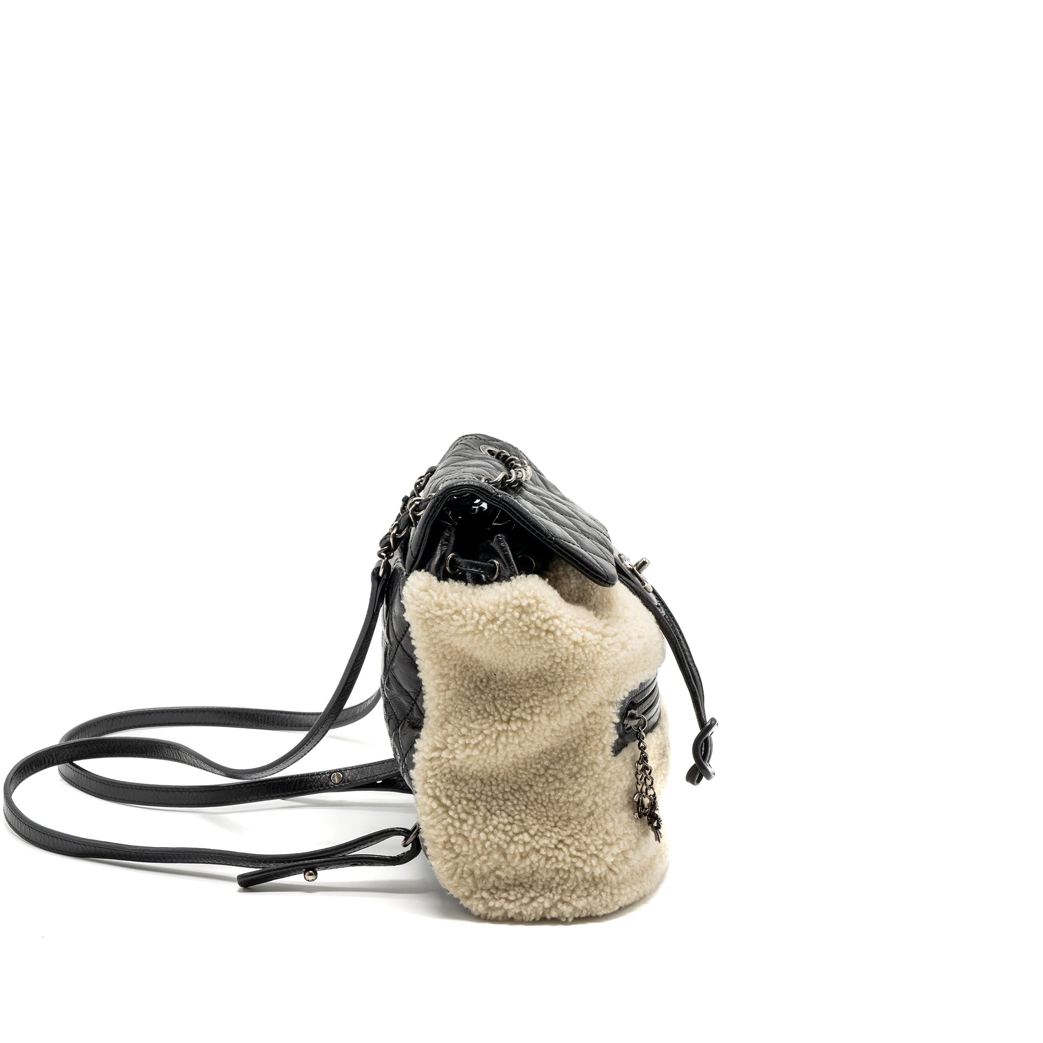 CHANEL SMALL MOUNTAIN BACKPACK QUILTED CALFSKIN / SHEARLING MULTICOLOUR RUTHENIUM HARDWARE