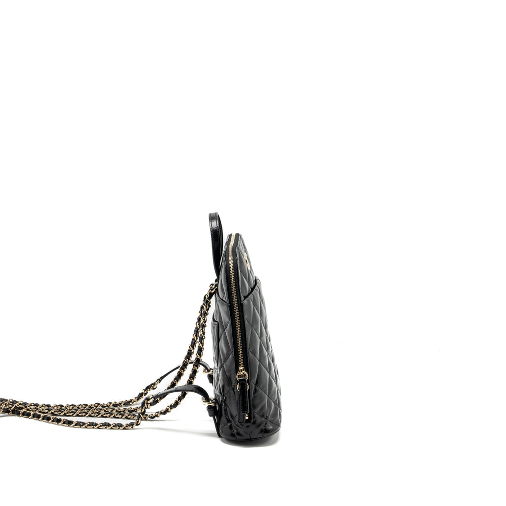CHANEL 22A MINI BACKPACK PATENT BLACK LGHW (MICROCHIP)
