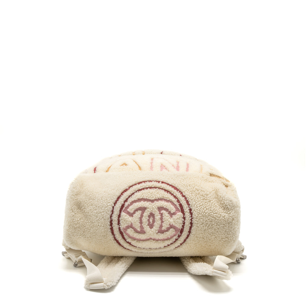 CHANEL 19B BACKPACK SHEARLING WHITE/MULTICOLOUR SHW