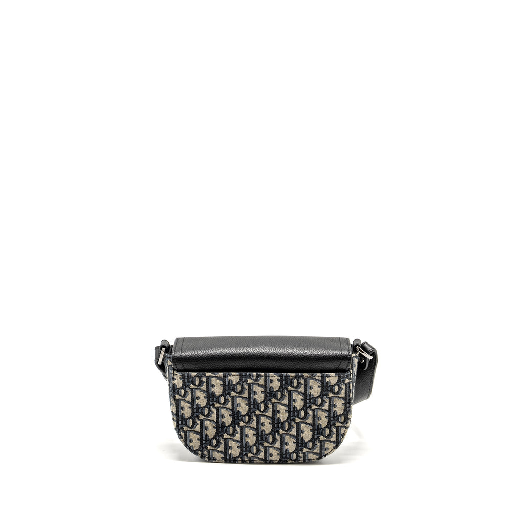 DIOR HOMME MINI SADDLE MESSENGER BAG WITH FLAP OBLIQUE JACQUARD/GRAINED CALFSKIN MULTICOLOUR HARDWARE