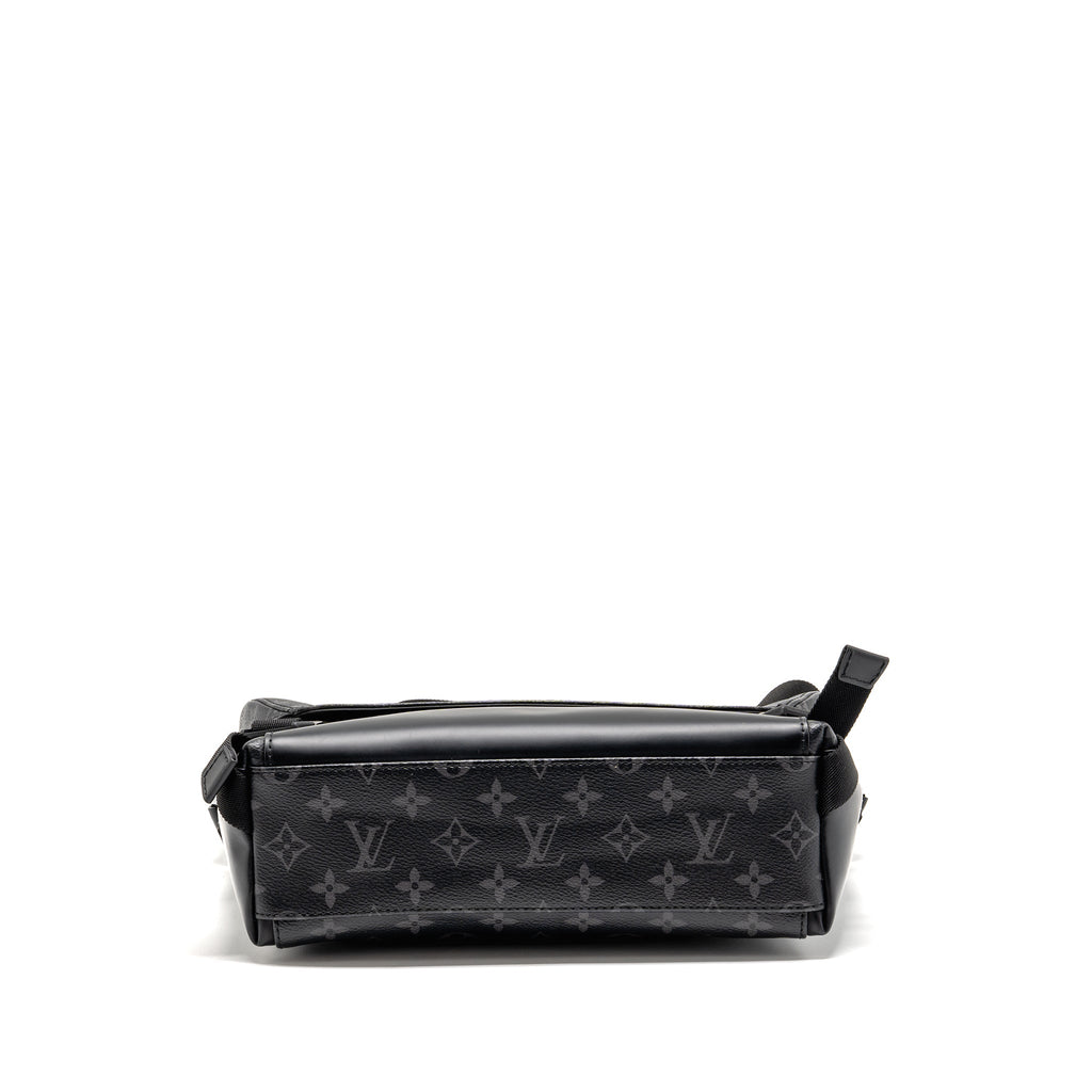 LOUIS VUITTON MESSENGER VOYAGER PM MONOGRAM CANVAS BLACK SHW