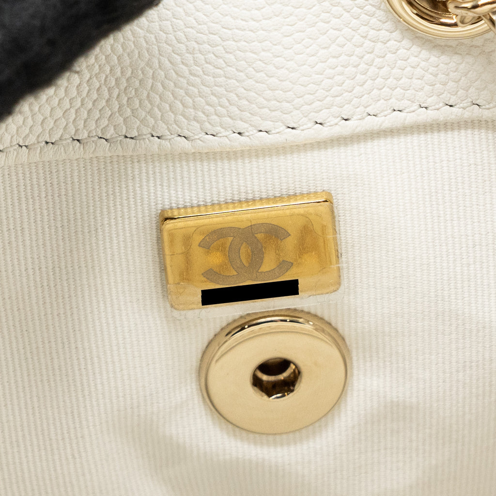 CHANEL 22S MINI BACKPACK GRAINED CALFSKIN WHITE LGHW(MICROCHIP)