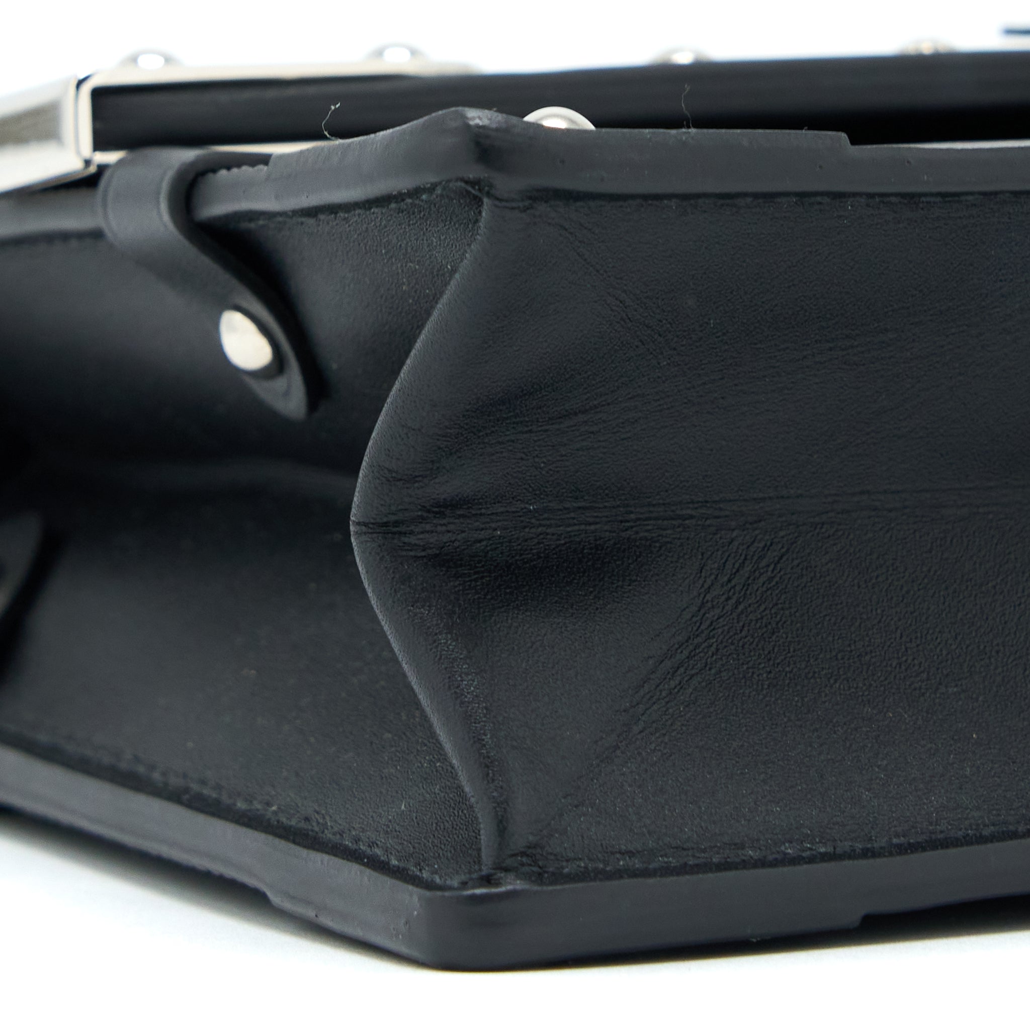 LOUIS VUITTON TRUNK CHAIN WALLET EPI BLACK SHW