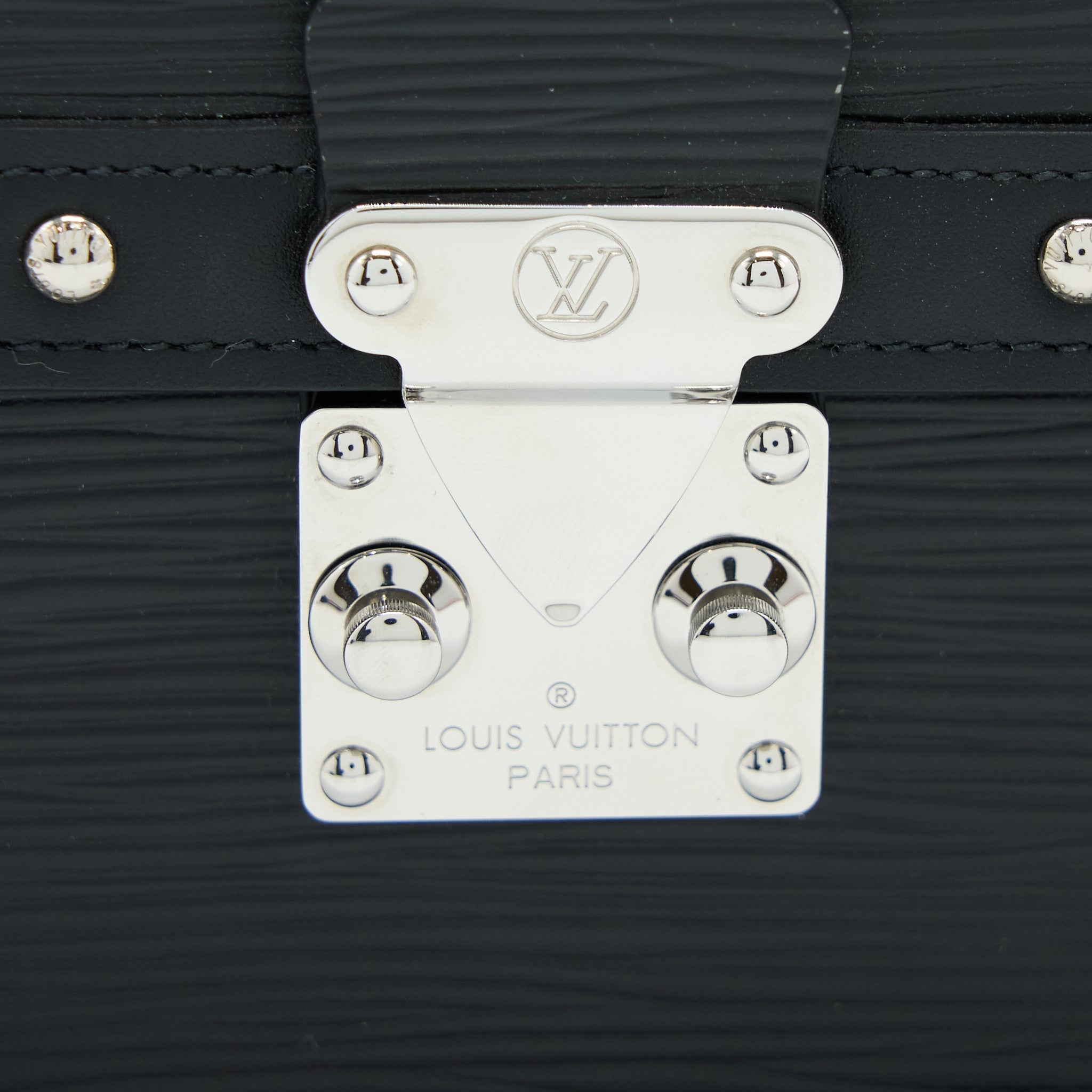 LOUIS VUITTON TRUNK CHAIN WALLET EPI BLACK SHW