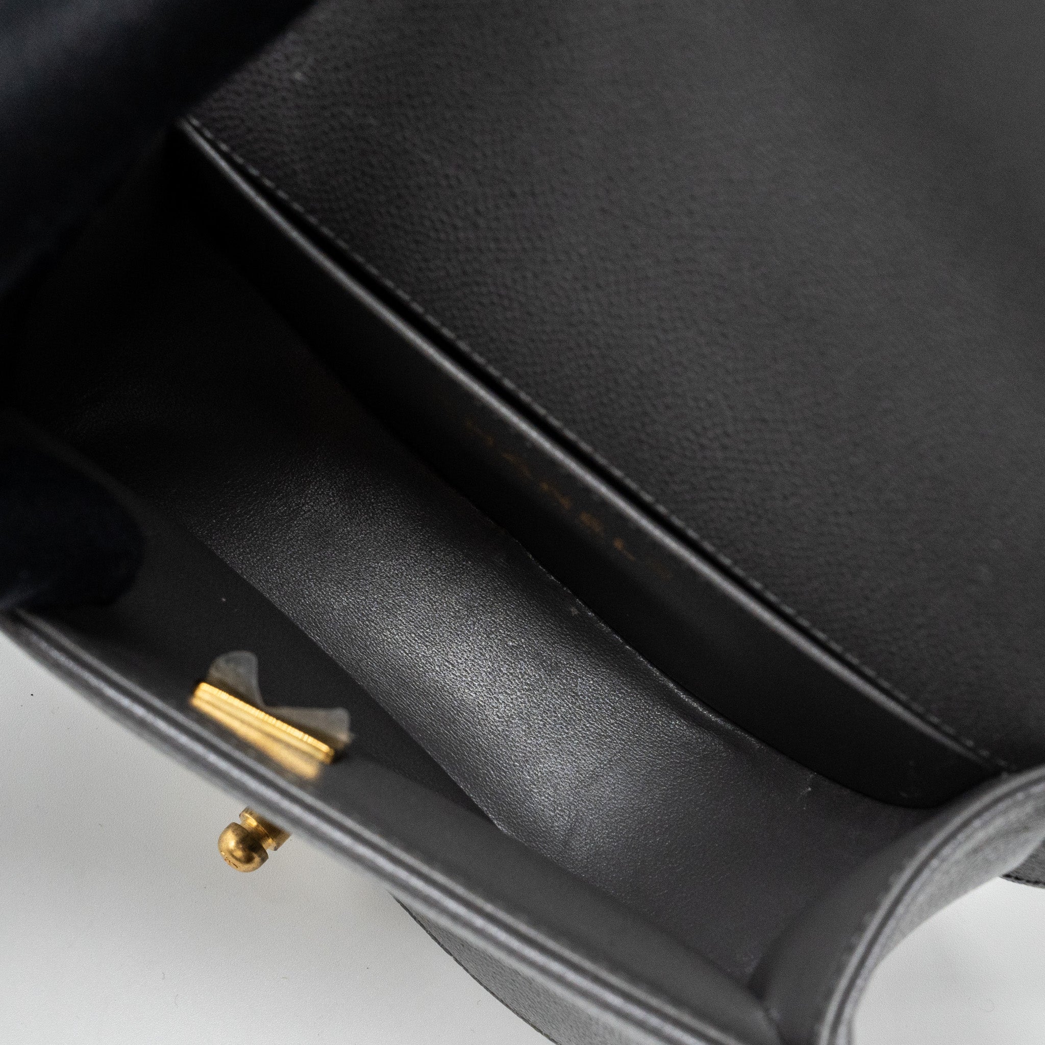 CHANEL 22A ROUND BOY MESSENGER BAG CAVIAR GREY GHW(MICROCHIP)
