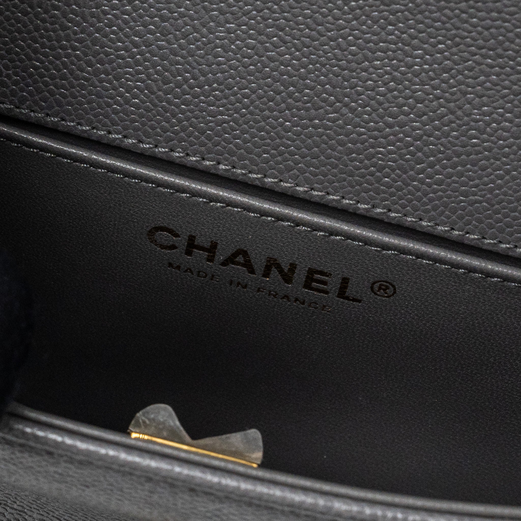 CHANEL 22A ROUND BOY MESSENGER BAG CAVIAR GREY GHW(MICROCHIP)