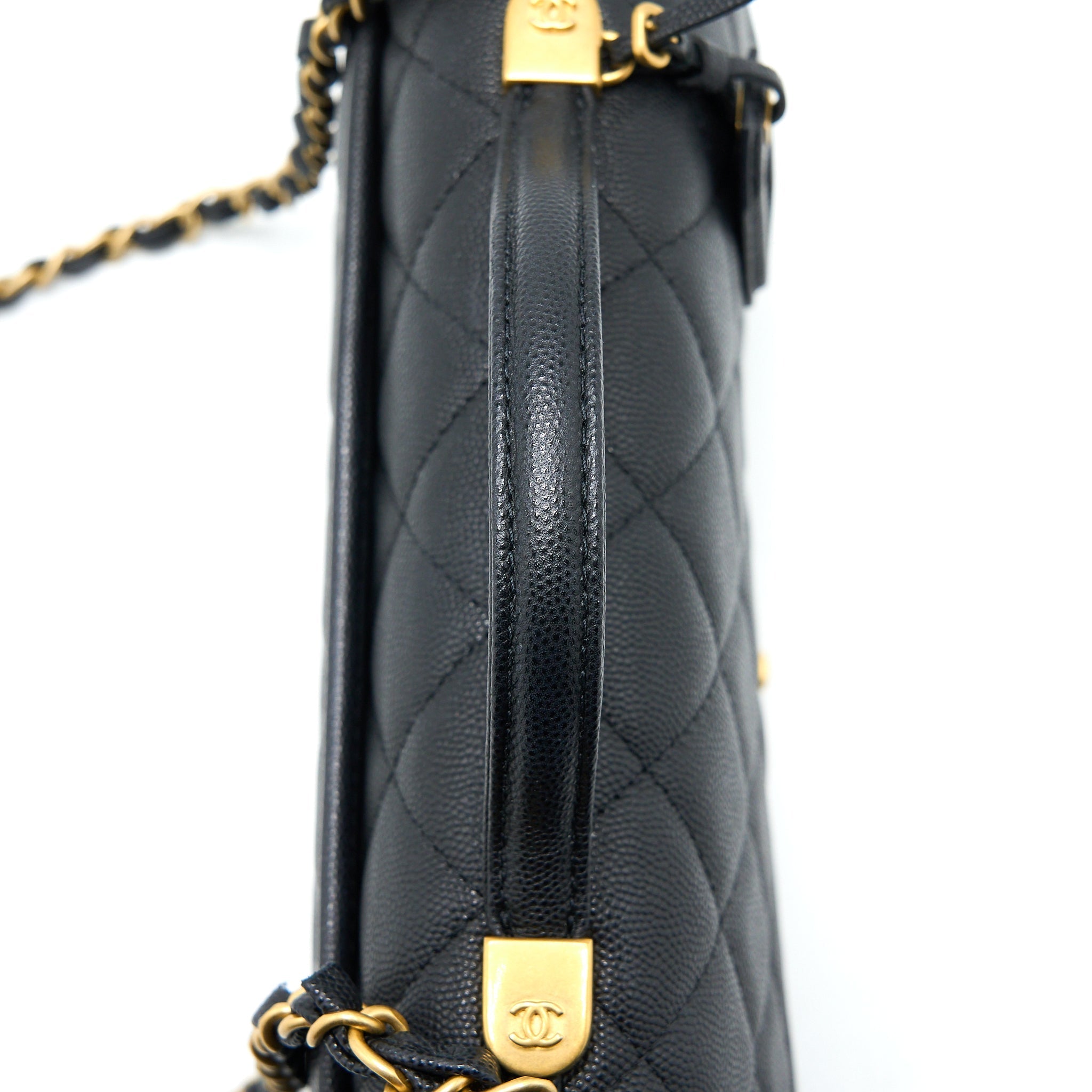 CHANEL 22K TOP HANDLE MESSENGER BAG CAVIAR BLACK BRUSHED GHW (MICROCHIP)