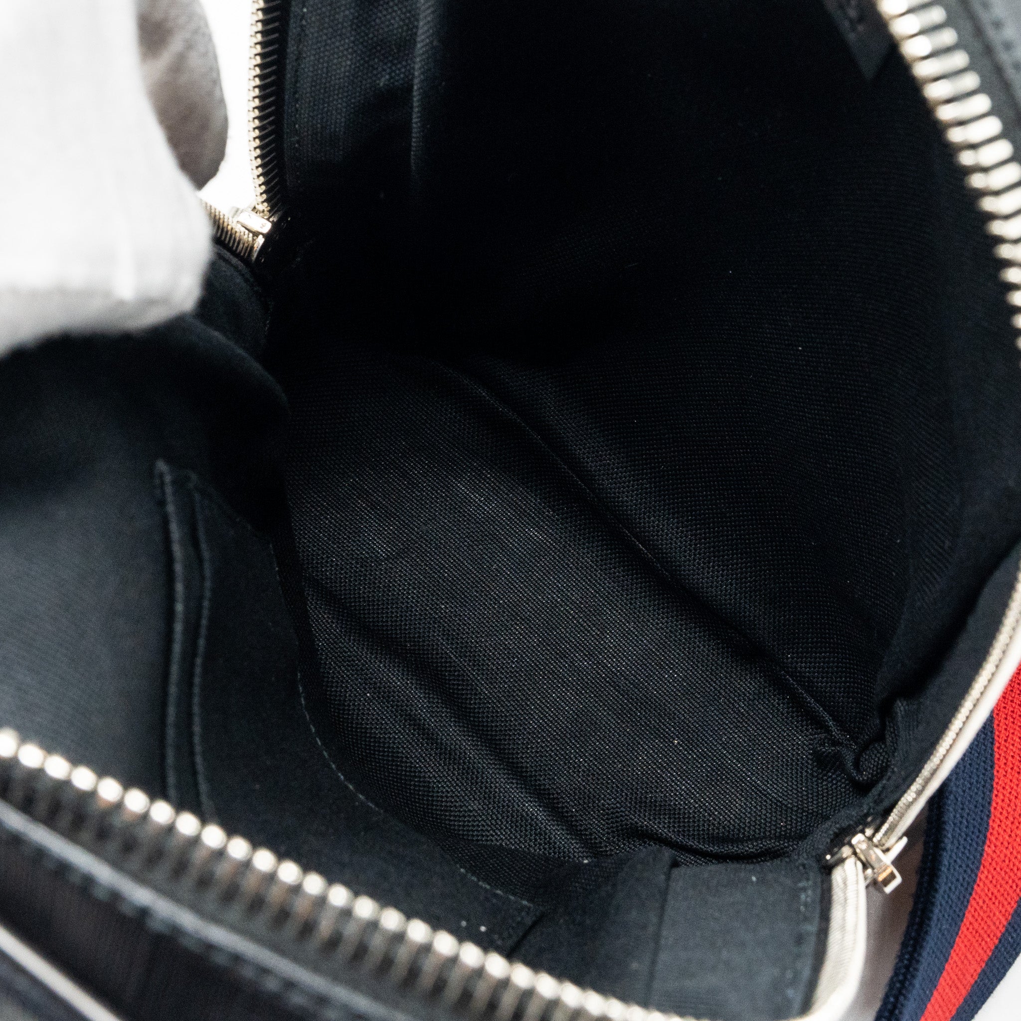 GUCCI GG BLACK SLING BACKPACK GG SUPREME CANVAS BLACK SHW