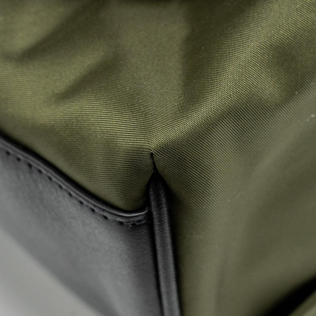 BURBERRY LOGO / ICON STRIPE BACKPACK NYLON DARK GREEN/MULTICOLOUR SHW