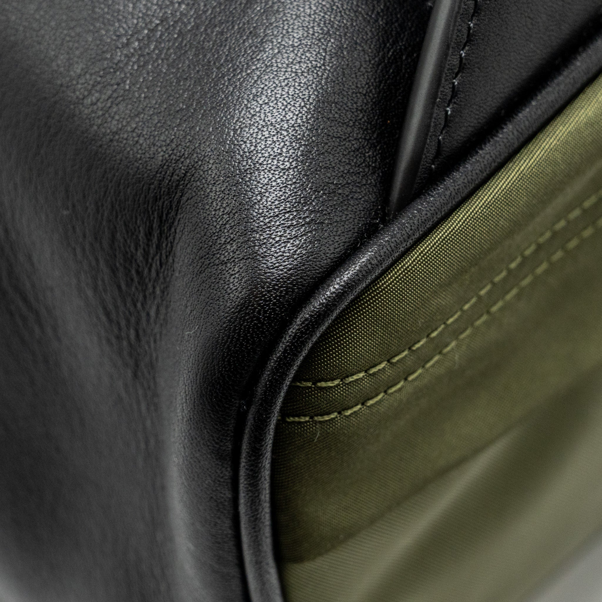 BURBERRY LOGO / ICON STRIPE BACKPACK NYLON DARK GREEN/MULTICOLOUR SHW