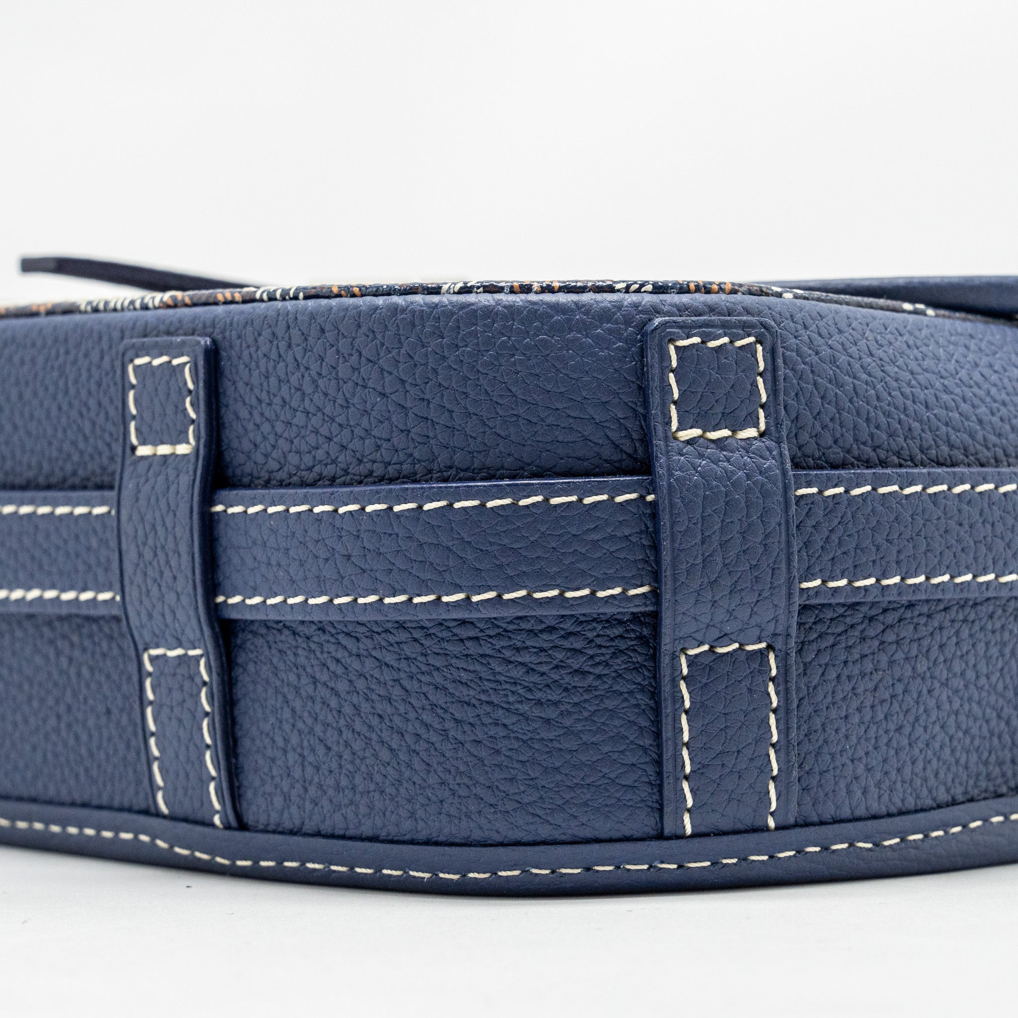 GOYARD BELVEDERE PM MESSENGER BAG GOYARDINE CANVAS/CALFSKIN NAVY SHW