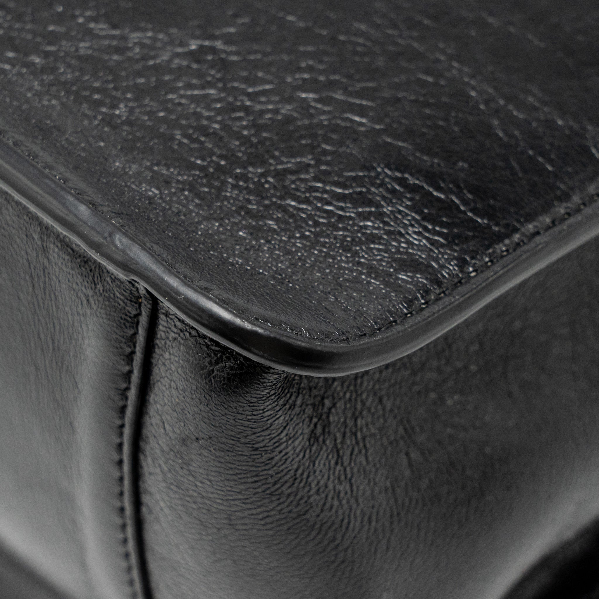 FENDI KAN U SHOULDER BAG LEATHER BLACK GHW