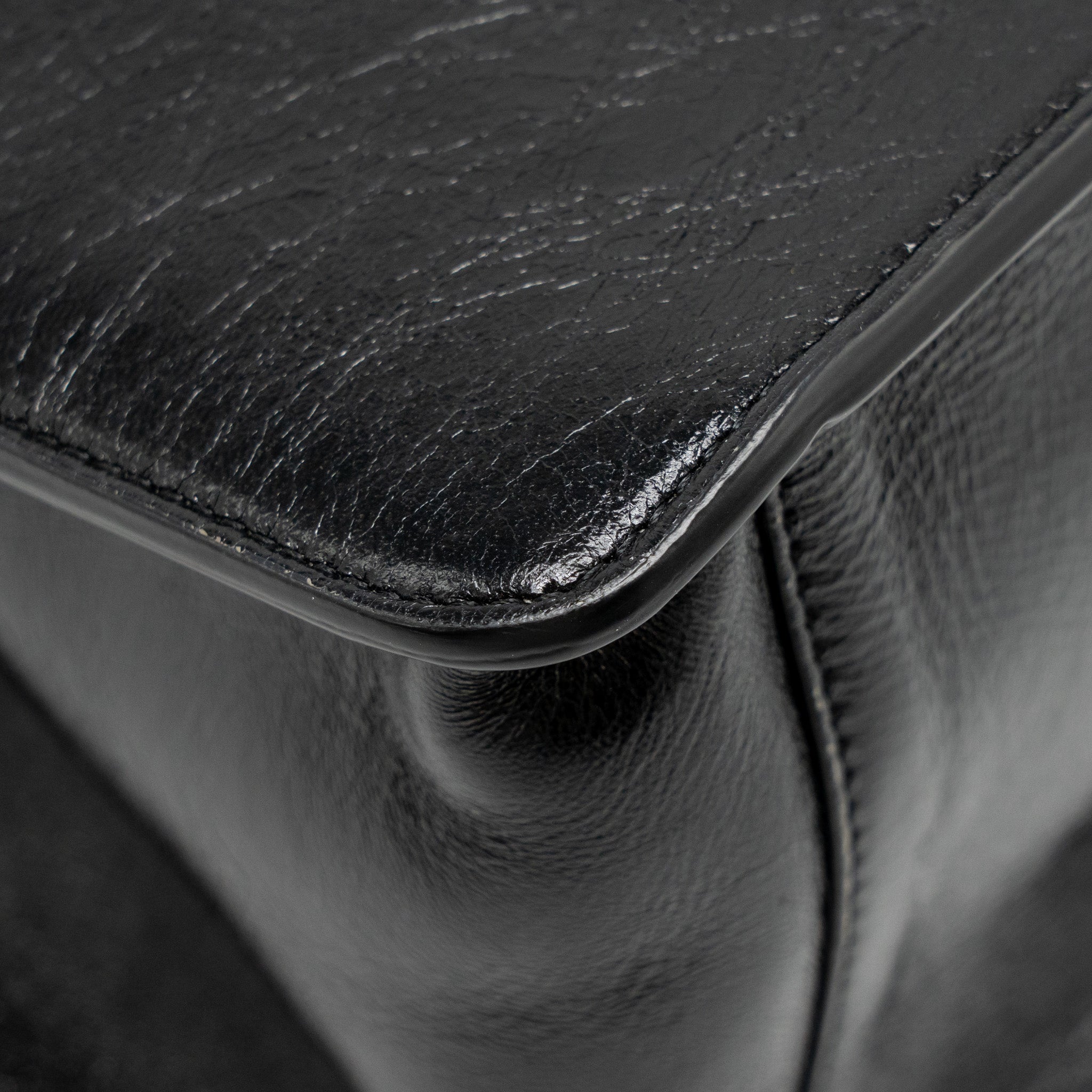 FENDI KAN U SHOULDER BAG LEATHER BLACK GHW