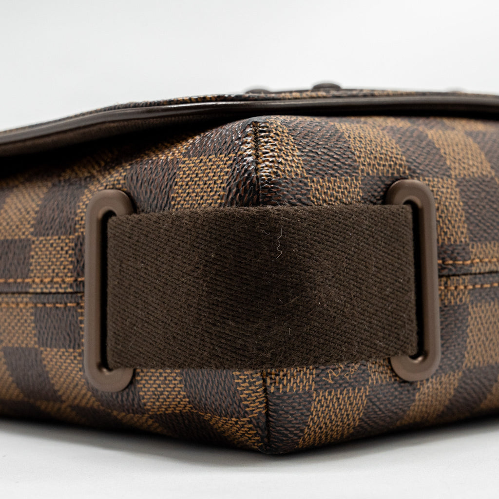 LOUIS VUITTON BROOKLYN PM MESSENGER BAG DAMIER EBENE CANVAS BROWN HARDWARE