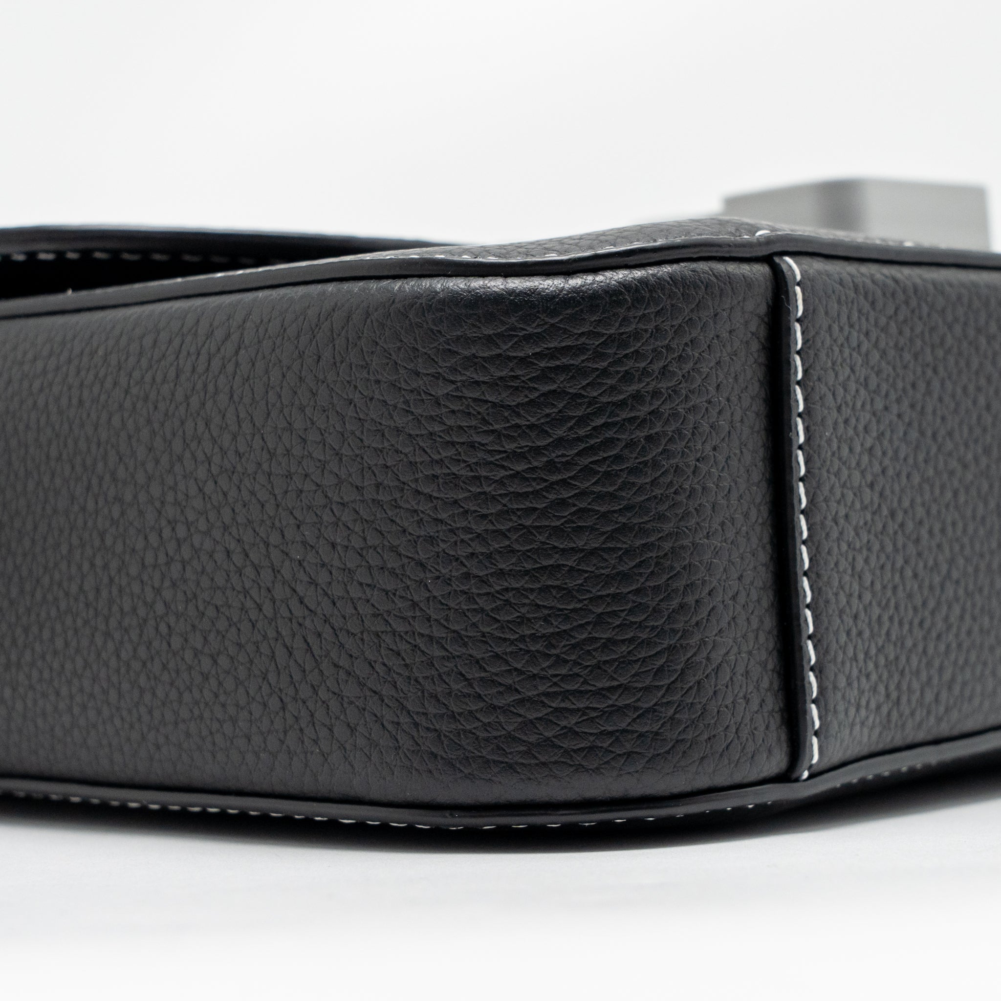 DIOR MEDIUM SADDLE FLAP MESSENGER BAG GRAINED CALFSKIN BLACK GHW