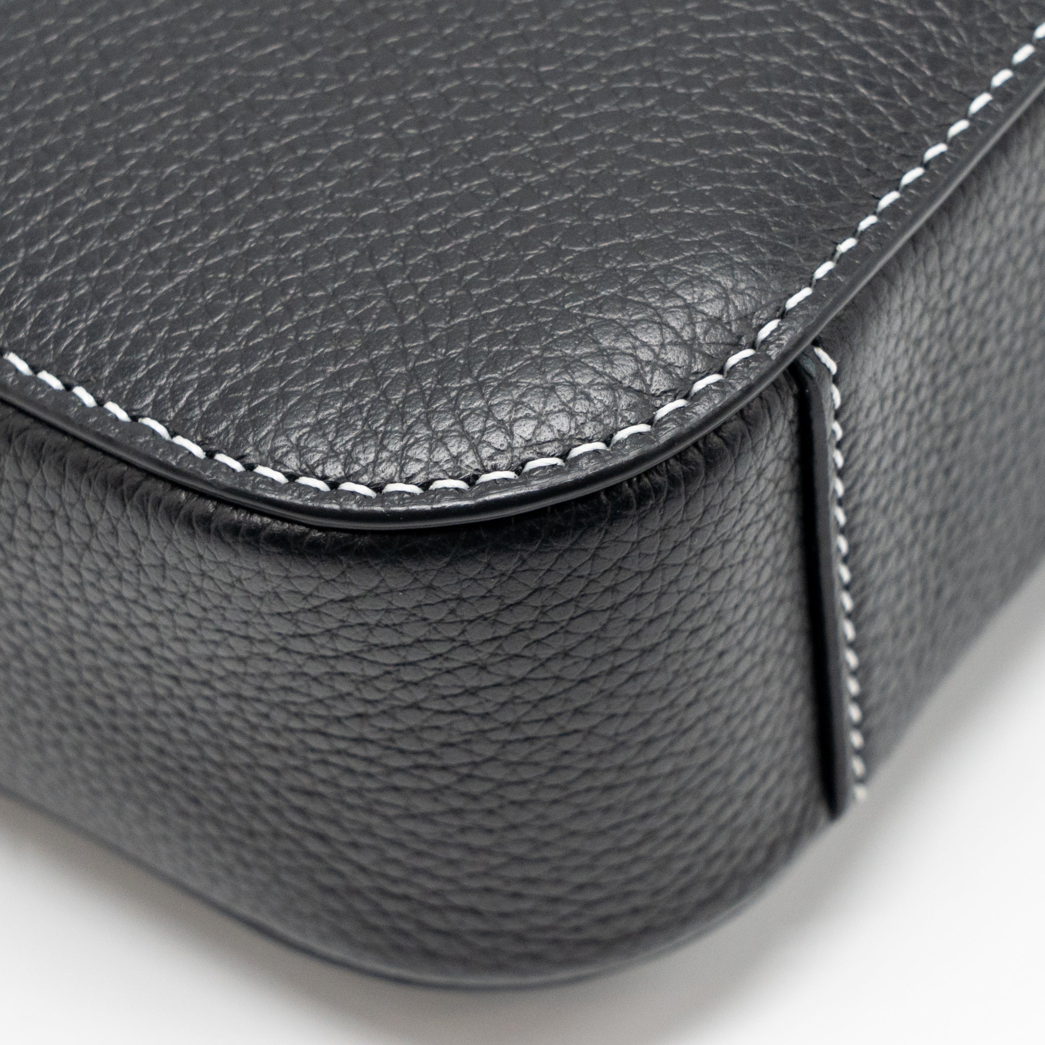 DIOR MEDIUM SADDLE FLAP MESSENGER BAG GRAINED CALFSKIN BLACK GHW