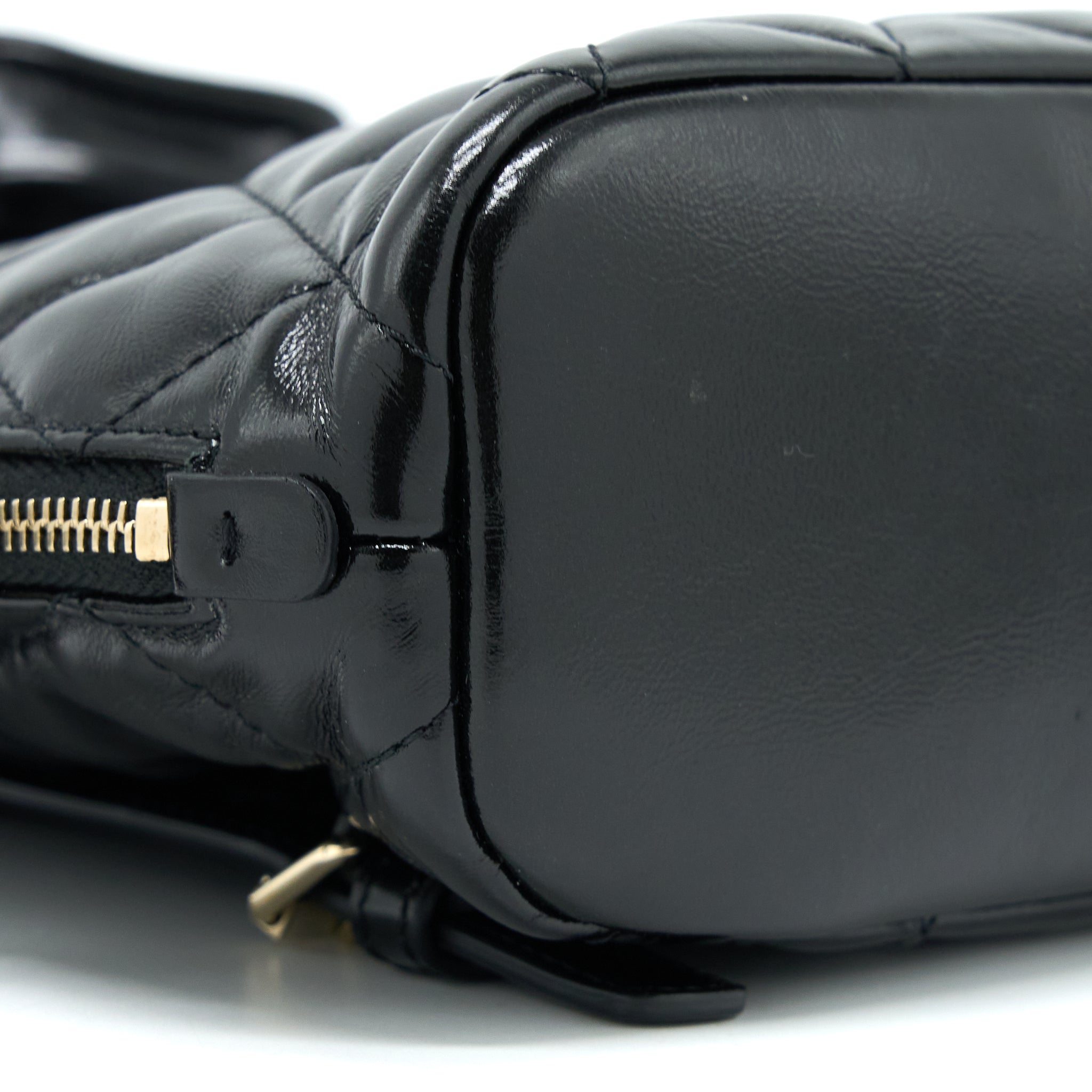 CHANEL 22A QUILTED BACKPACK SHINY CALFSKIN BLACK LGHW (MICROCHIP)