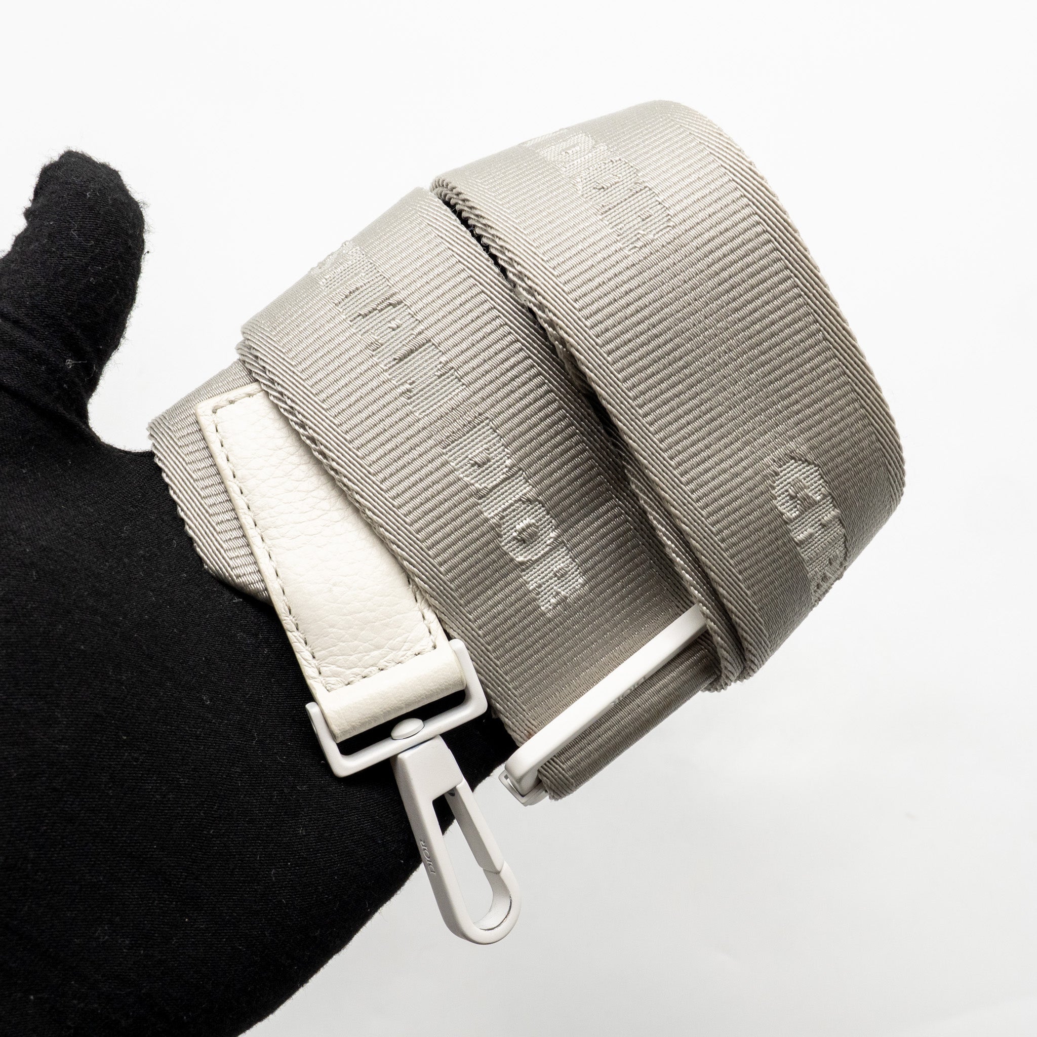 DIOR HOMME X DANIEL ARSHAM ROLLER MESSAGER BAG GRAINED CALFSKIN WHITE SHW