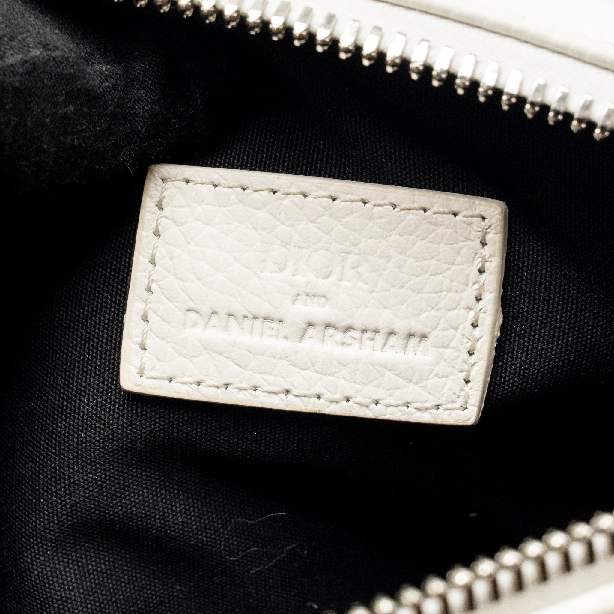 DIOR HOMME X DANIEL ARSHAM ROLLER MESSAGER BAG GRAINED CALFSKIN WHITE SHW