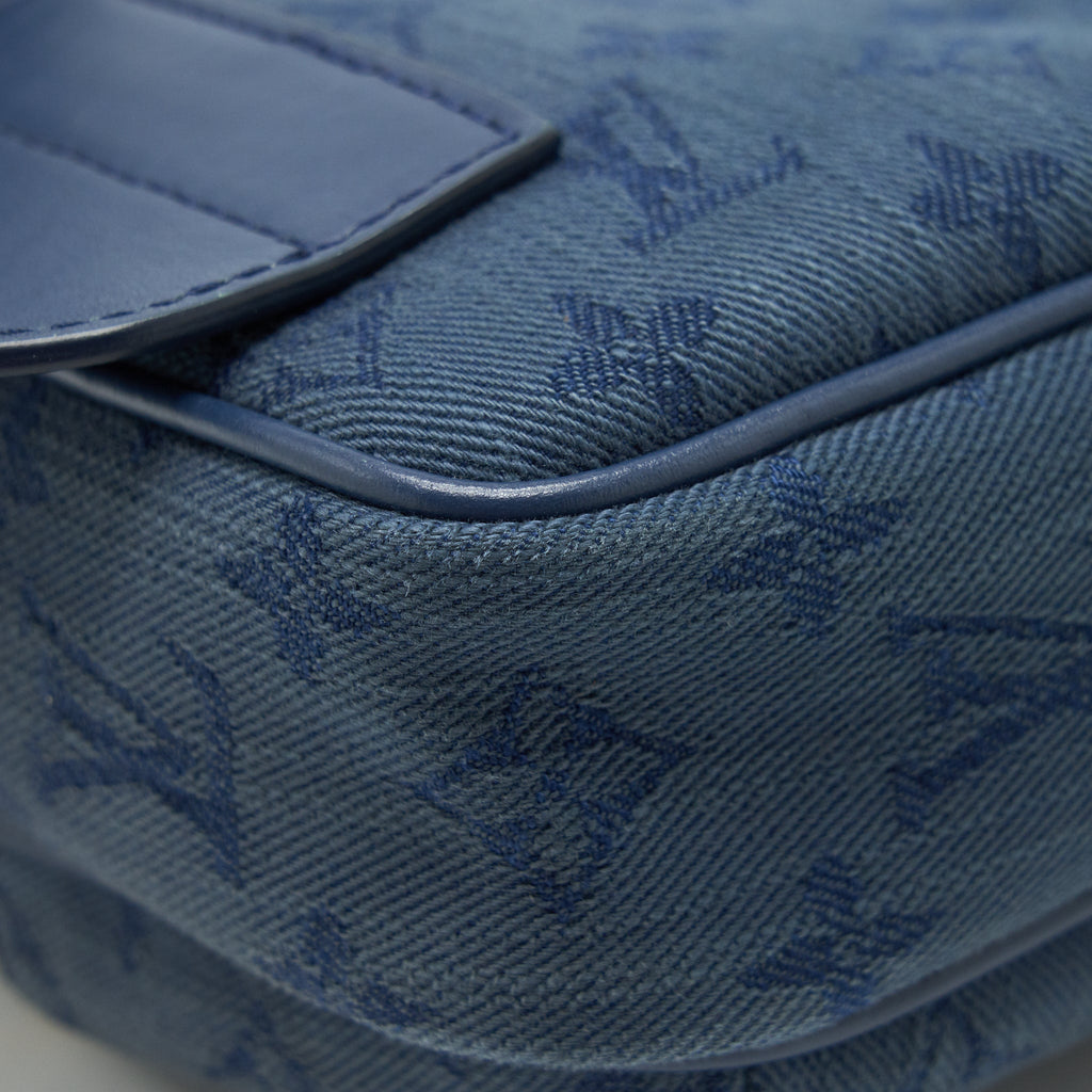 LOUIS VUITTON OUTDOOR BUMBAG DENIM NAVY