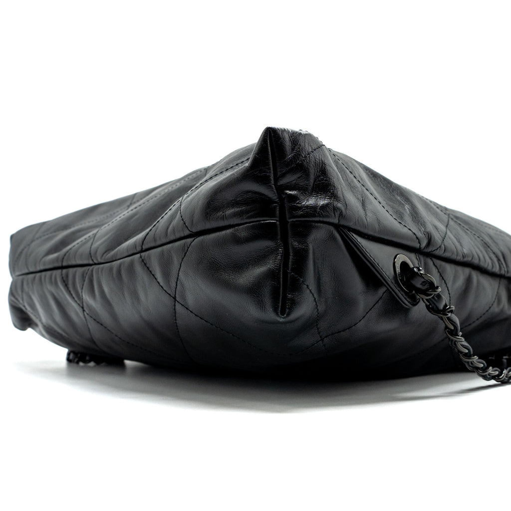 CHANEL 22 BACKPACK CALFSKIN SO BLACK / BLACK HARDWARE (MICROCHIP)