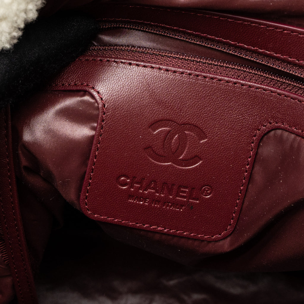 CHANEL 19B BACKPACK SHEARLING WHITE/MULTICOLOUR SHW