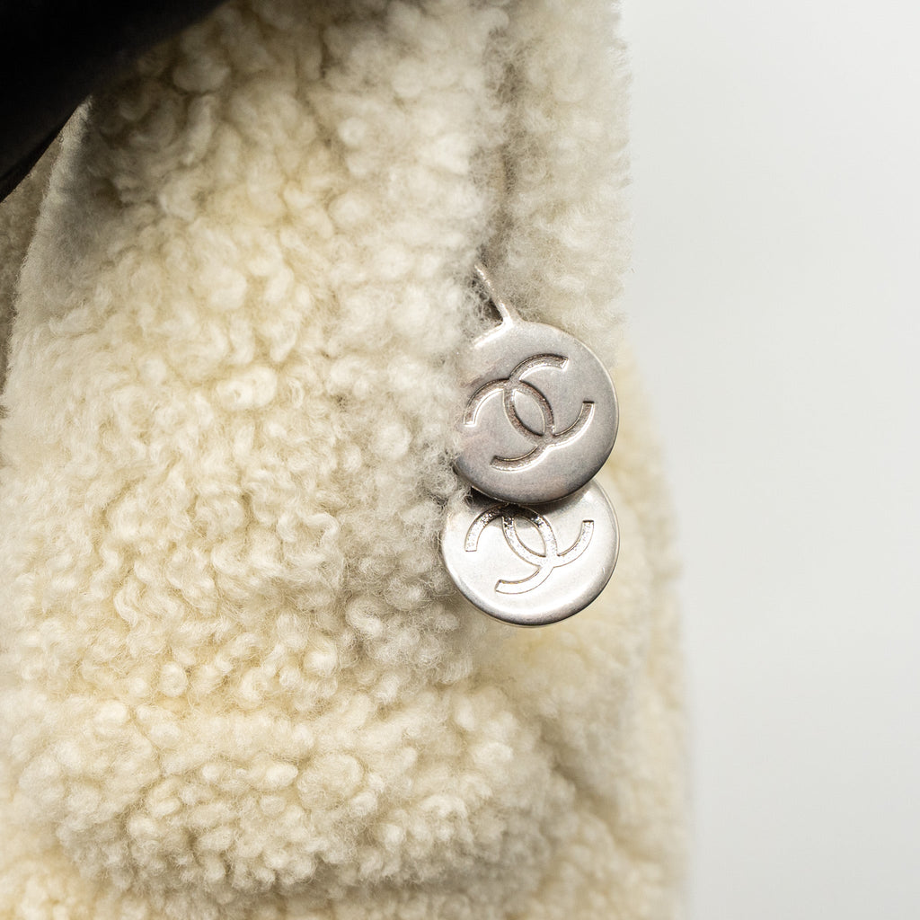 CHANEL 19B BACKPACK SHEARLING WHITE/MULTICOLOUR SHW
