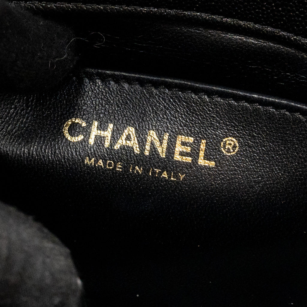 CHANEL 22A ROUND BOY MESSENGER BAG CAVIAR BLACK GHW (MICROCHIP)