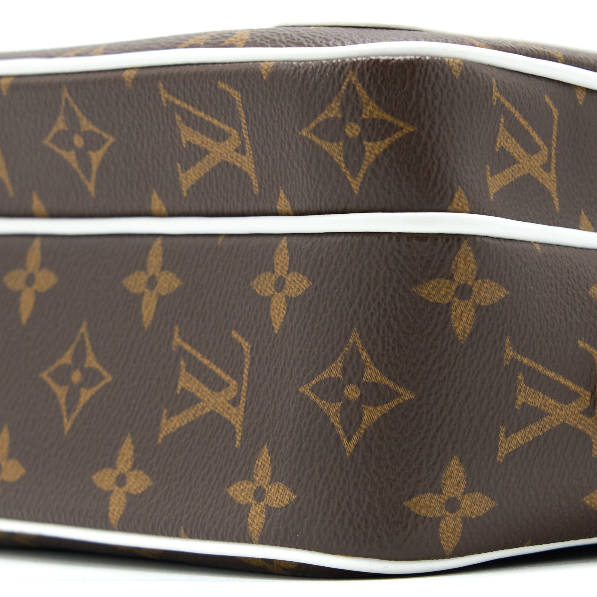 LOUIS VUITTON X NBA NIL MESSENGER MONOGRAM CANVAS GHW