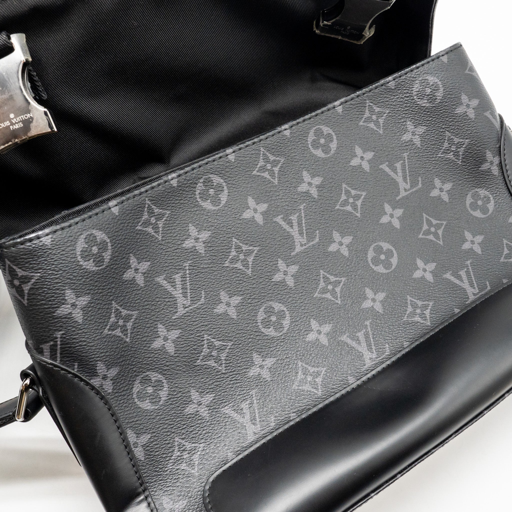 LOUIS VUITTON MESSENGER VOYAGER PM MONOGRAM CANVAS BLACK SHW