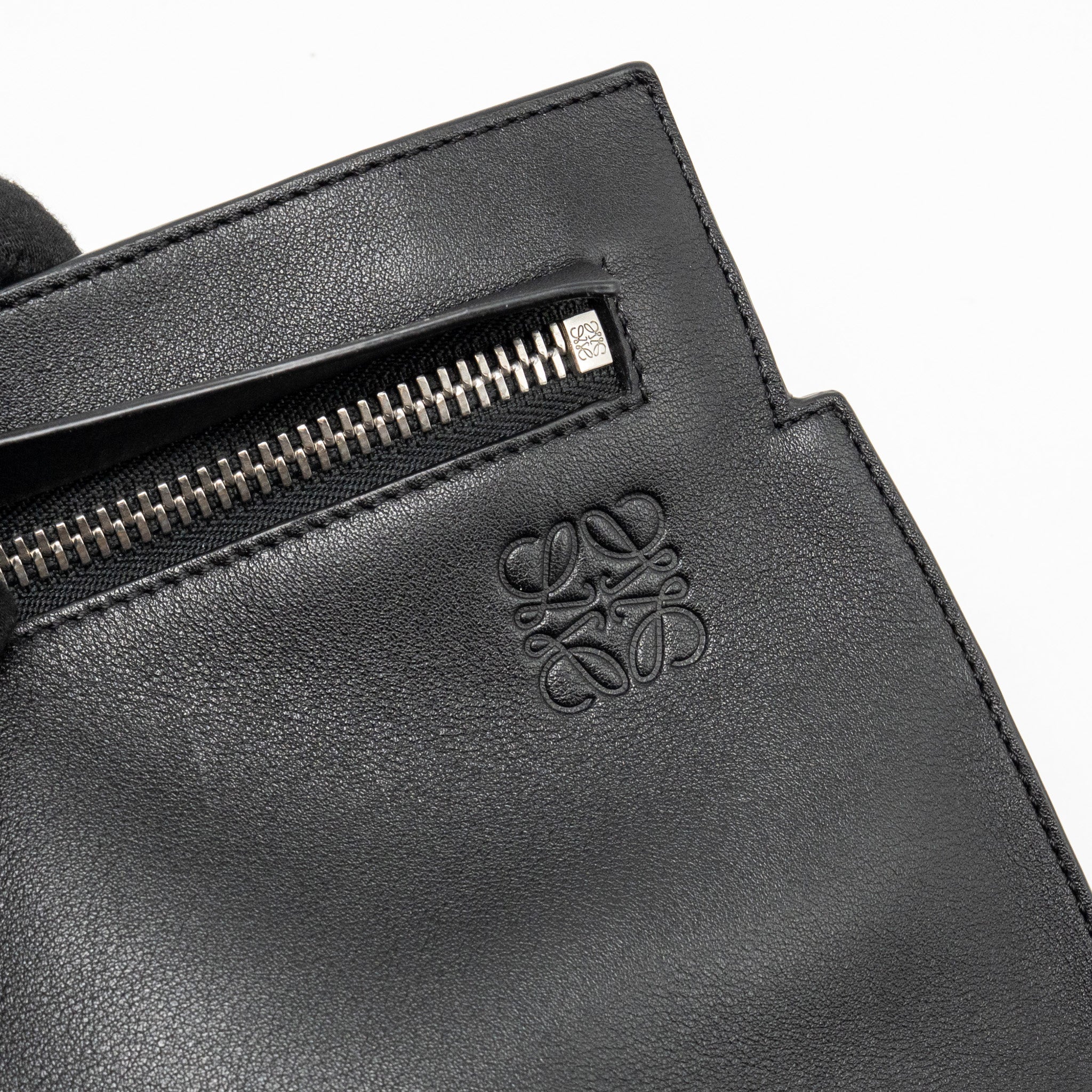 LOEWE CROSSBODY MEN’S MESSENGER BAG LEATHER BLACK SHW