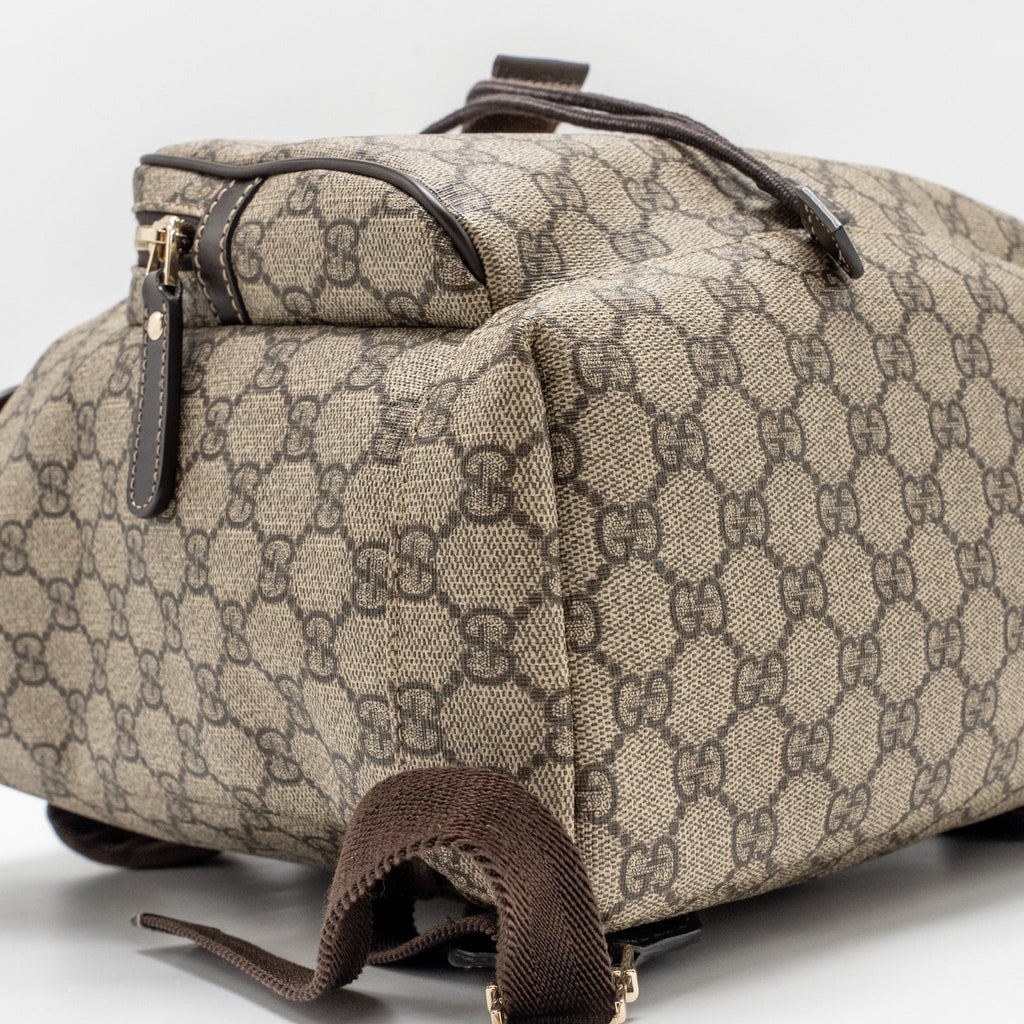GUCCI SINGLE BUCKLE BACKPACK GG SUPREME CANVAS BROWN SHW