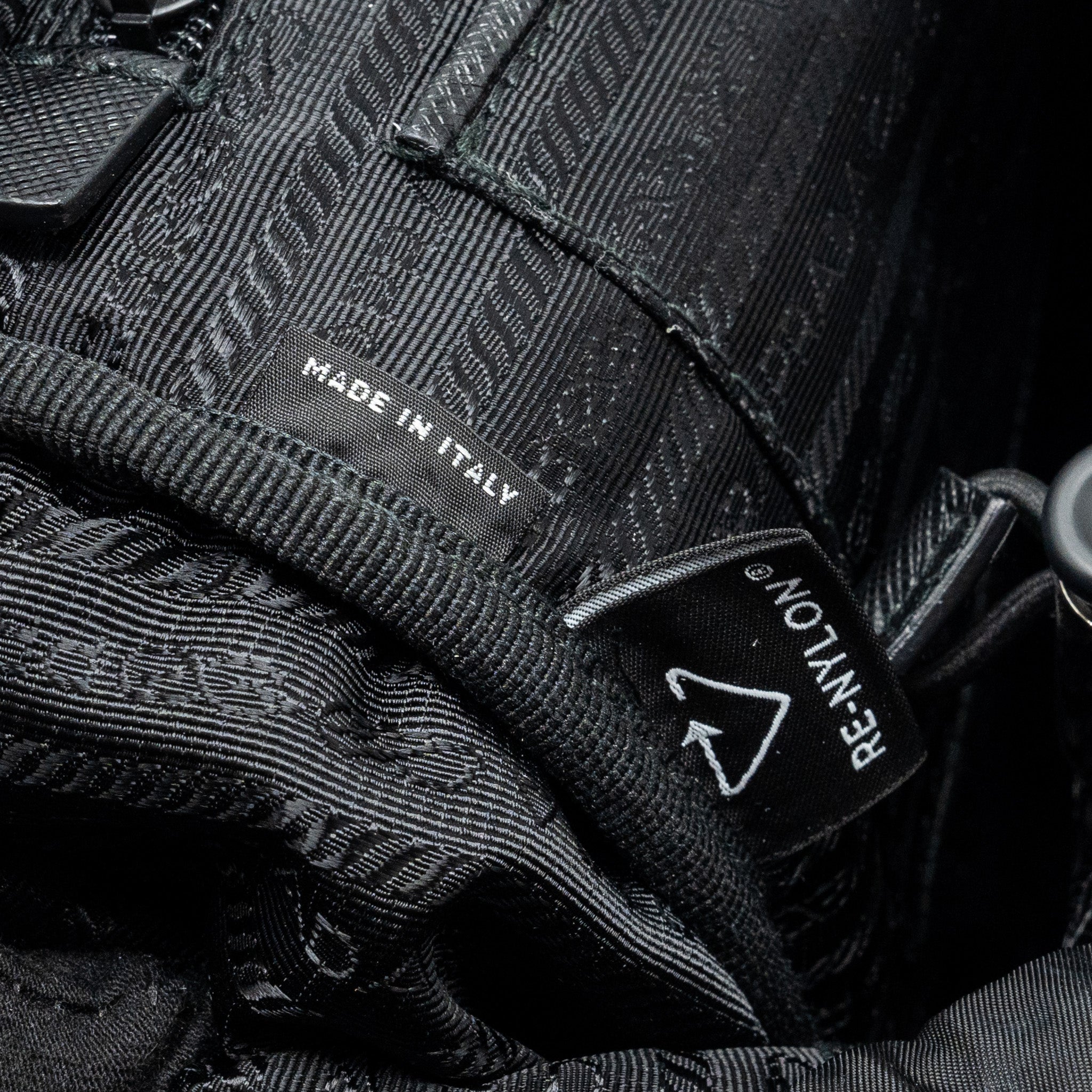 PRADA BACKPACK RE-NYLON/SAFFIANO BLACK SHW