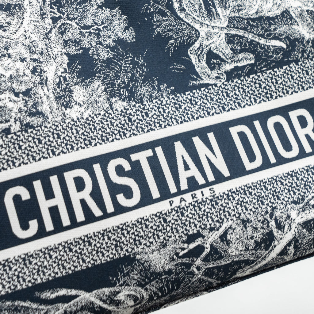 DIOR MEDIUM DIOR TRAVEL NOMAD POUCH FABRIC NAVY GHW