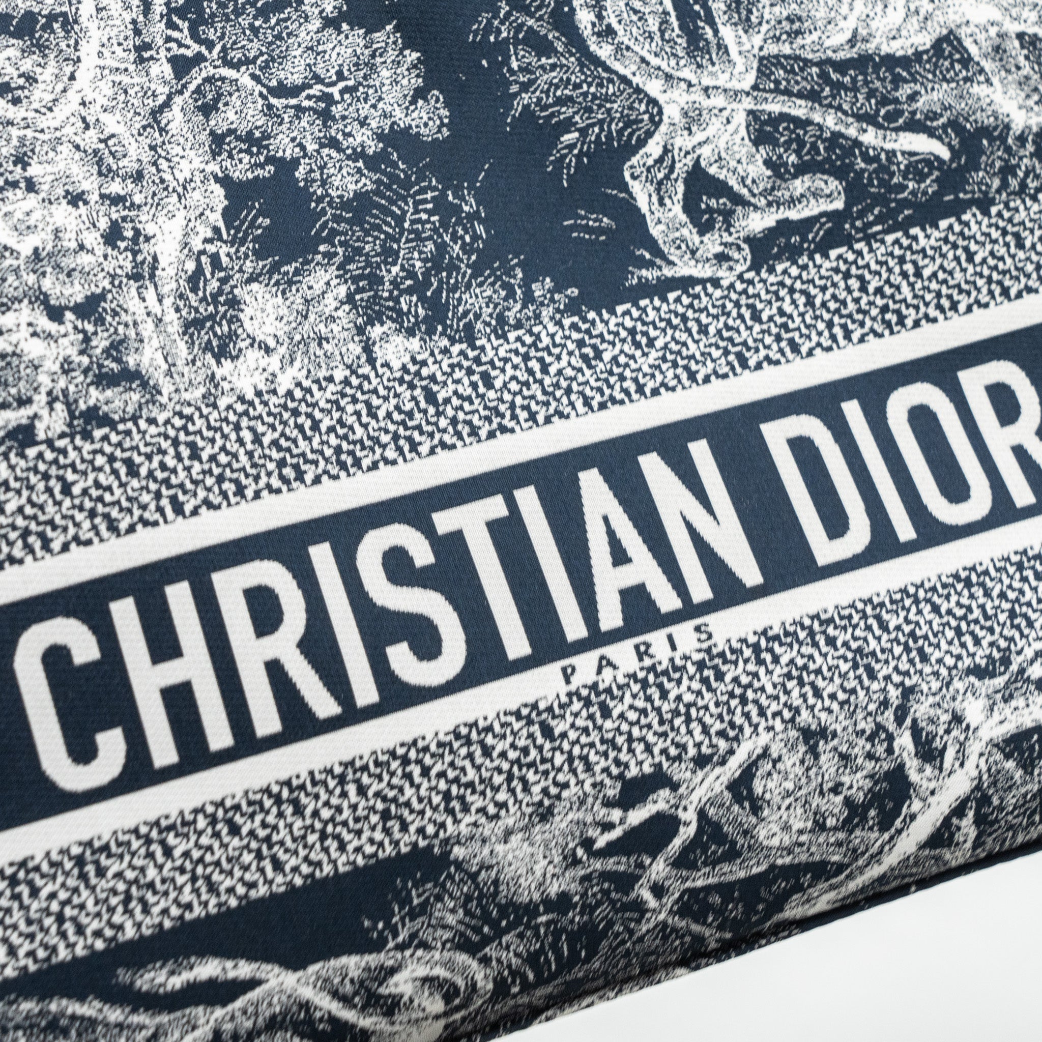 DIOR MEDIUM DIOR TRAVEL NOMAD POUCH FABRIC NAVY GHW