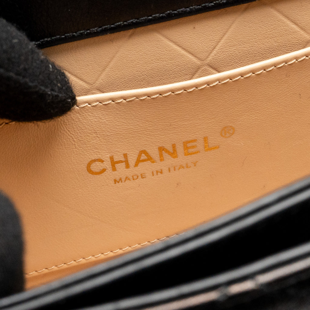 CHANEL 21S MOON MESSENGER BAG CALFSKIN BLACK GHW