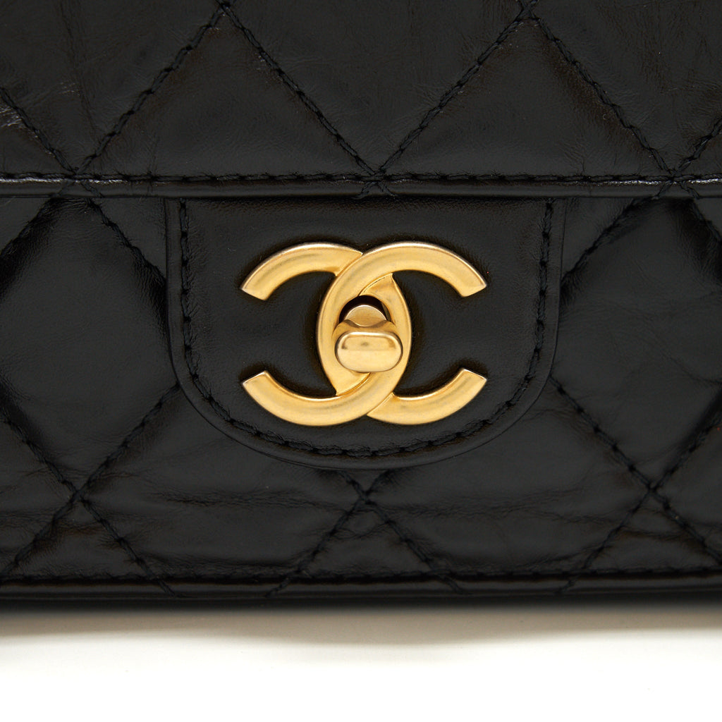 CHANEL 21B MESSENGER BAG CALFSKIN BLACK GHW