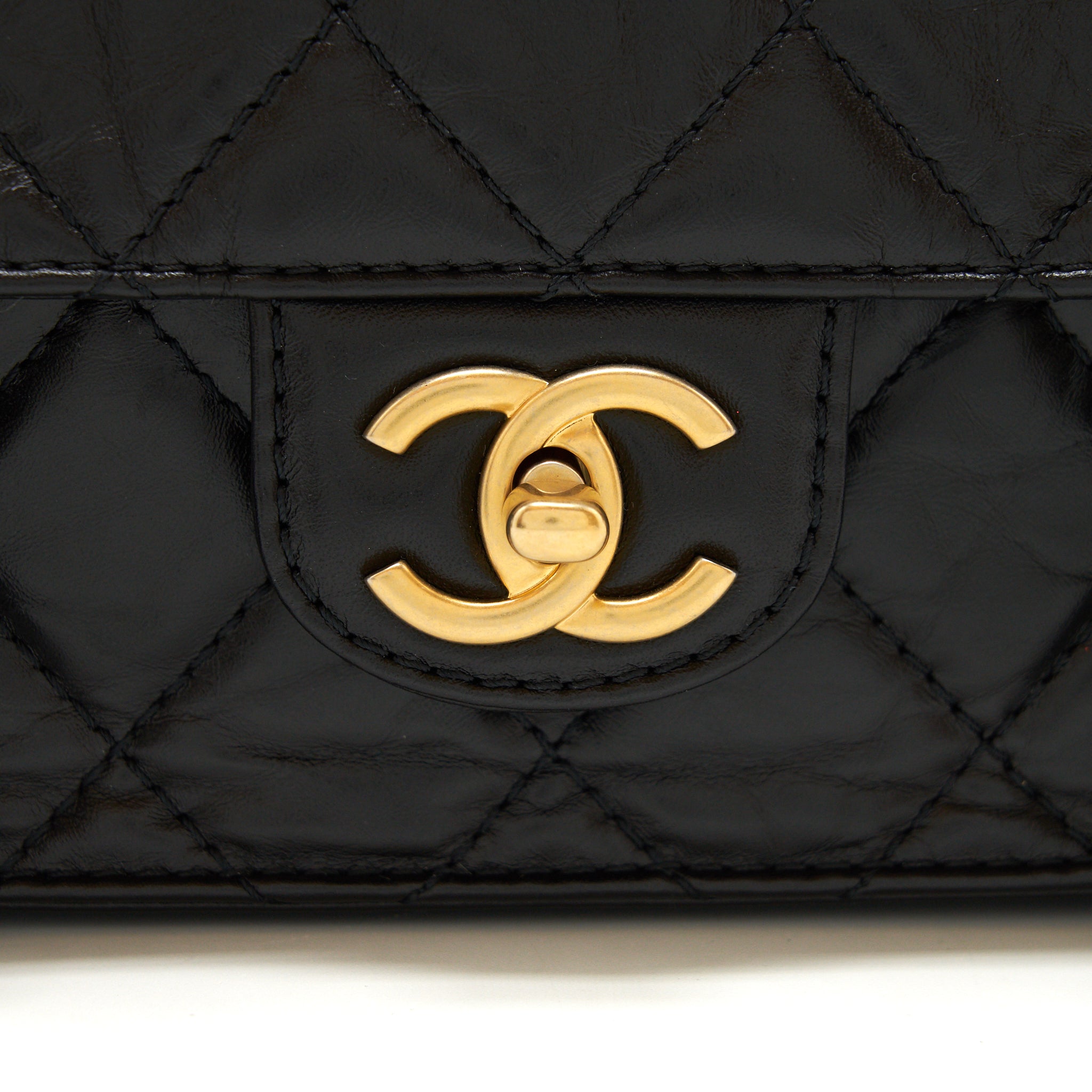 CHANEL 21B MESSENGER BAG CALFSKIN BLACK GHW