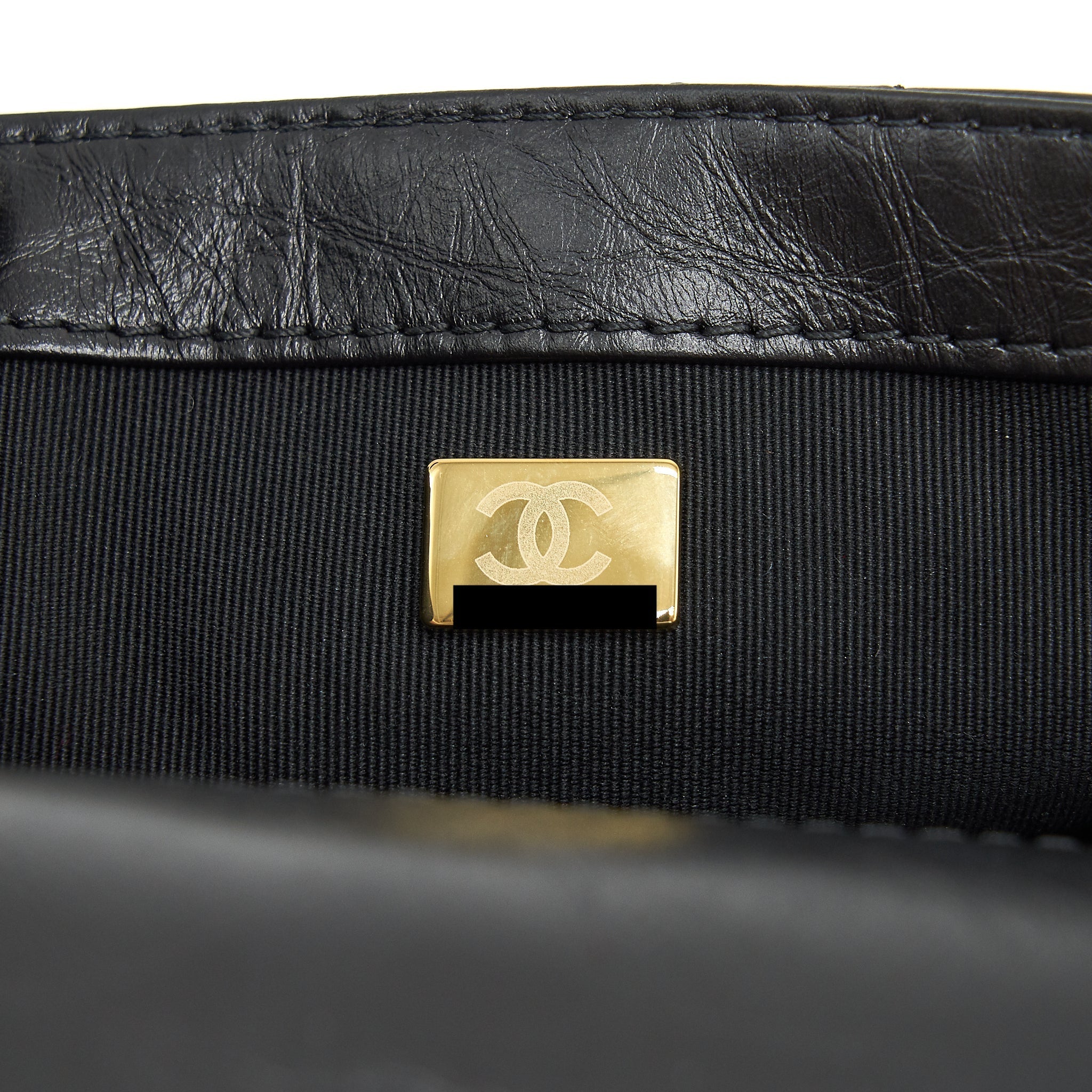 CHANEL 21B MESSENGER BAG CALFSKIN BLACK GHW