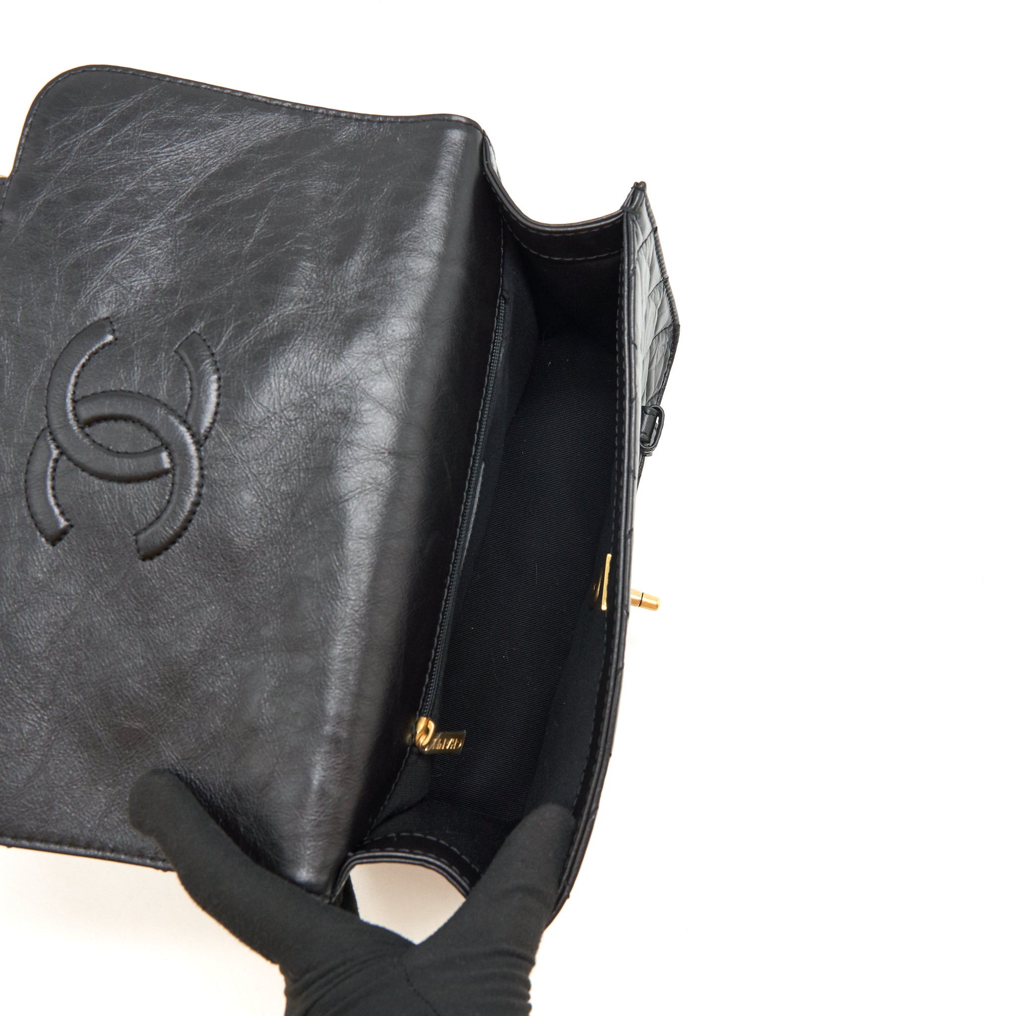 CHANEL 21B MESSENGER BAG CALFSKIN BLACK GHW