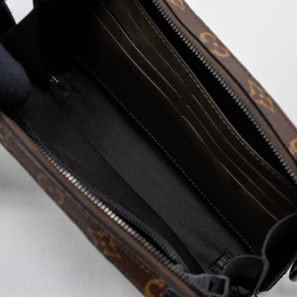LOUIS VUITTON SOFT TRUNK WALLET TAIGA / MONOGRAM CANVAS KHAKI GREEN WITH BLACK HARDWARE