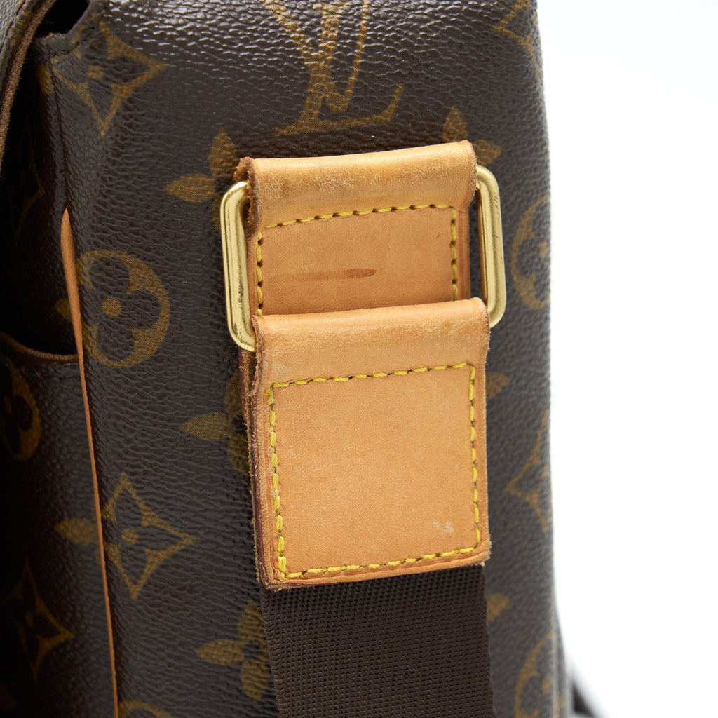 LOUIS VUITTON MESSENGER CROSSBODY BAG MONOGRAM CANVAS GHW