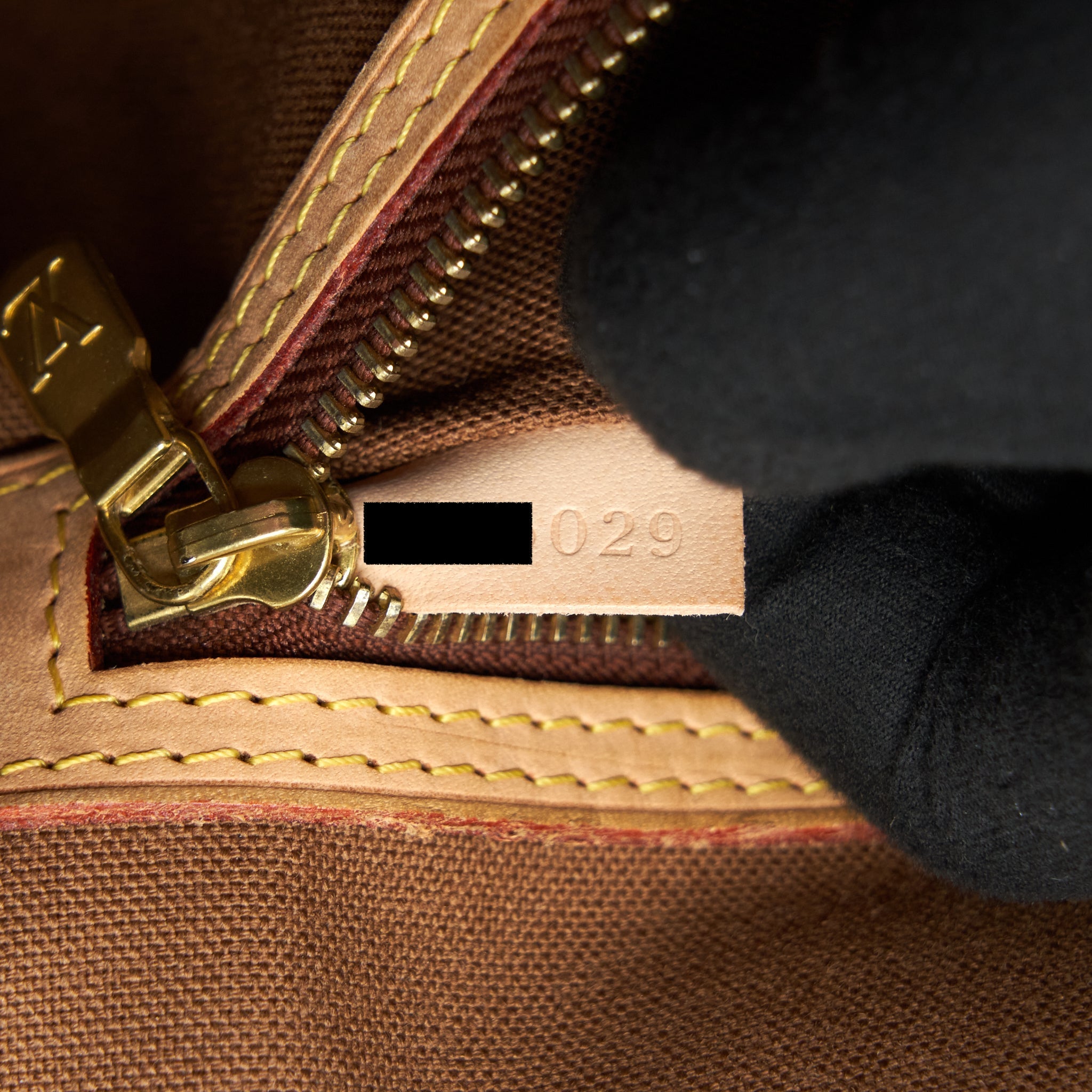 LOUIS VUITTON MESSENGER CROSSBODY BAG MONOGRAM CANVAS GHW