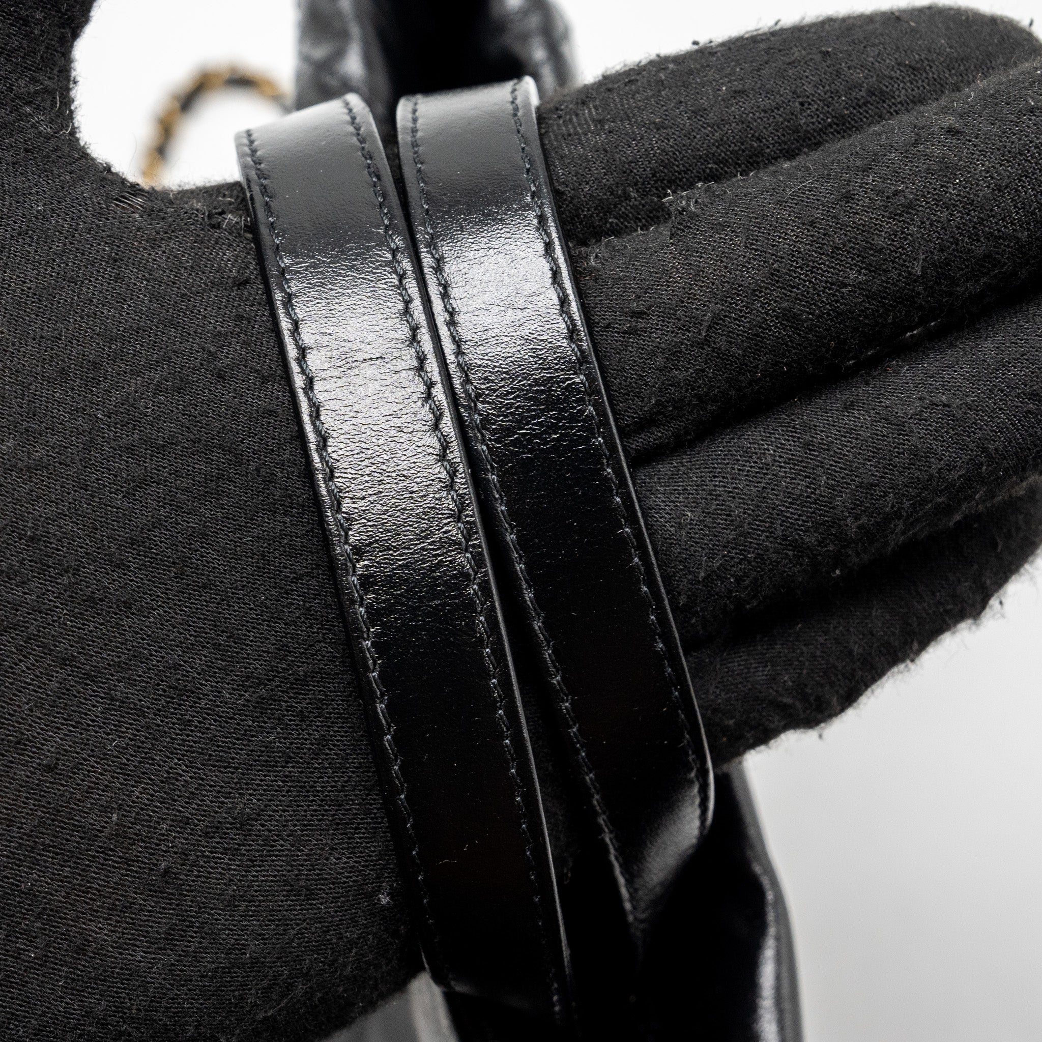 CHANEL 22 BACKPACK SHINY CALFSKIN  BLACK GHW (MICROCHIP)