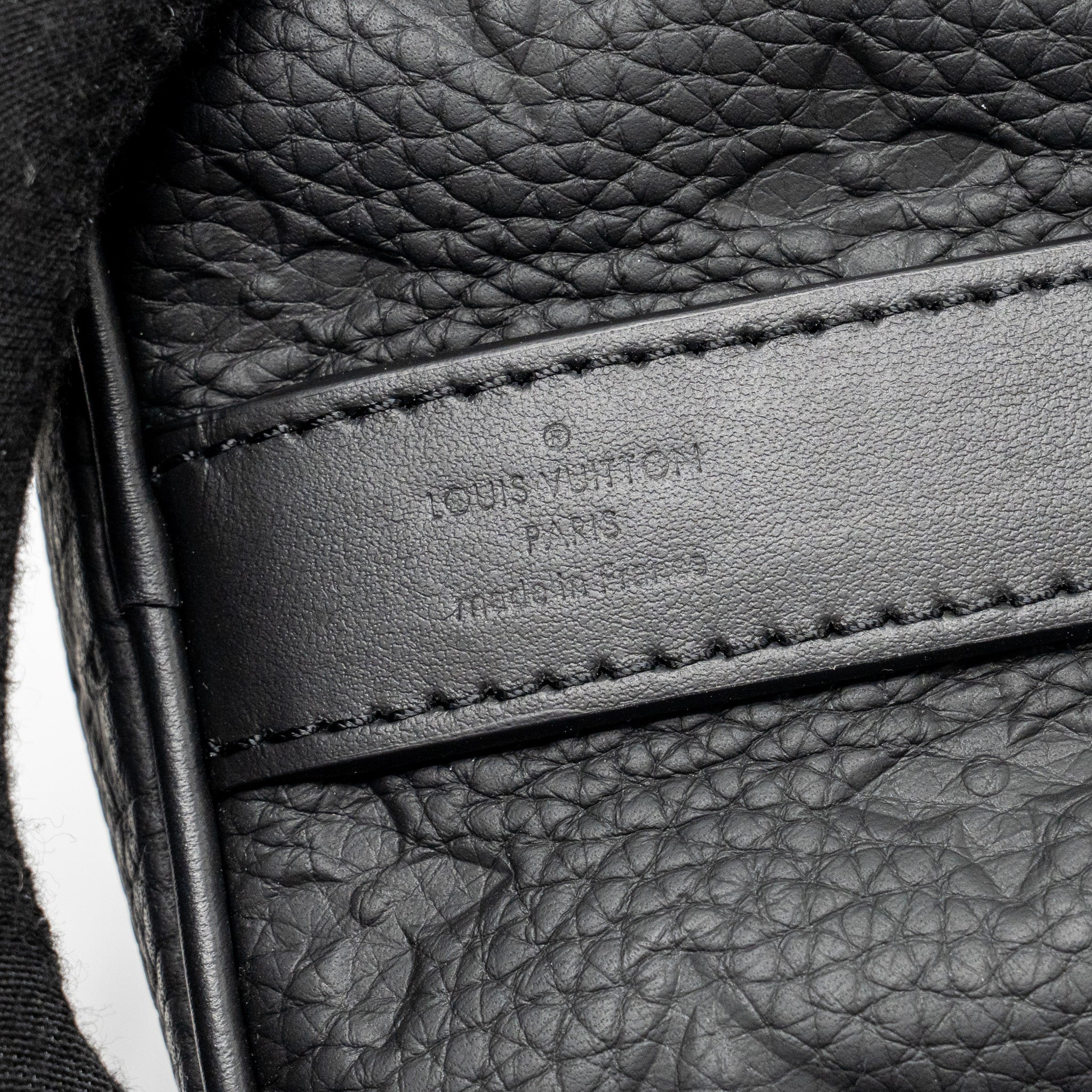LOUIS VUITTON KEEPALL BANDOULIERE 25 MONOGRAM TAURILLON LEATHER BLACK WITH BLACK HARDWARE